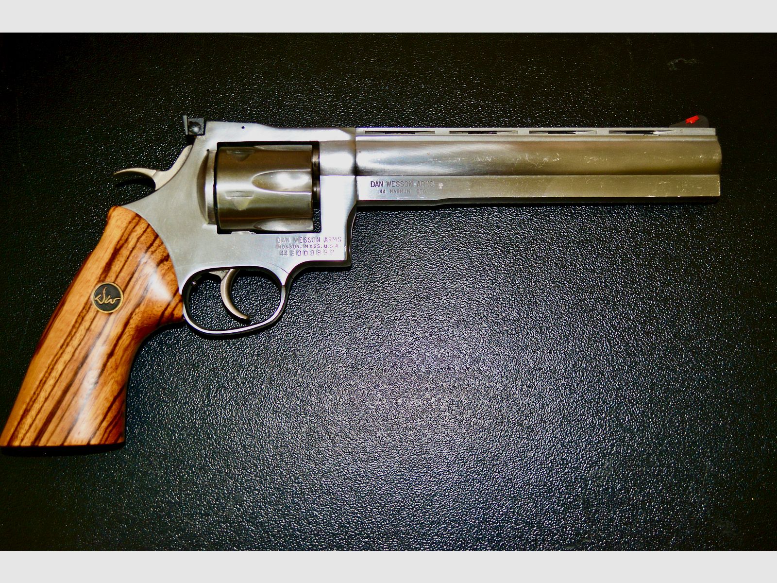 RARIDAD DAN WESSON 744 VH, 6 ' y 8 ' pulgadas de cañón en la maleta!