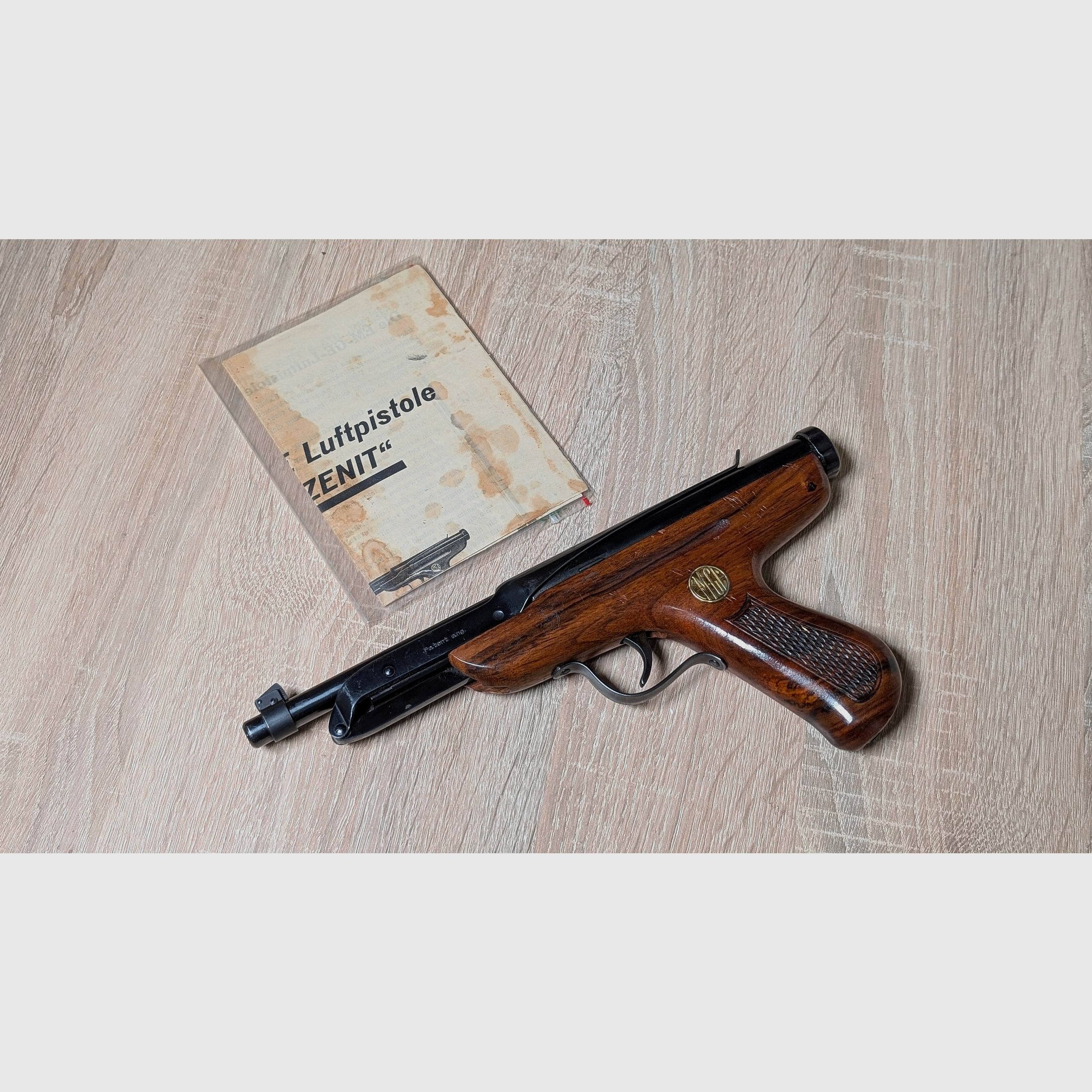 Pistola de fogueo EMGE ZENIT