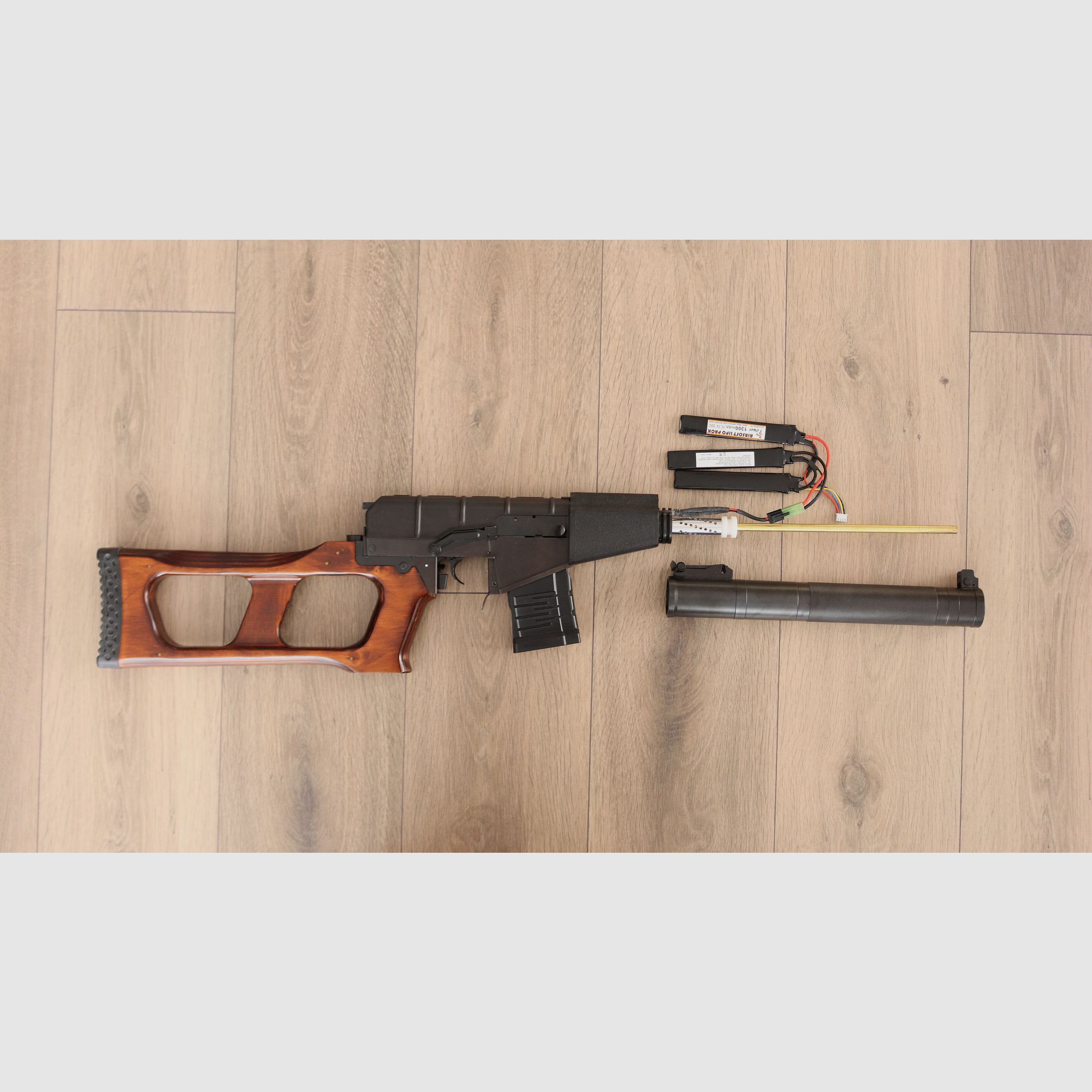 LCT VSS Vintorez AEG Airsoft Gewehr <0,5J.