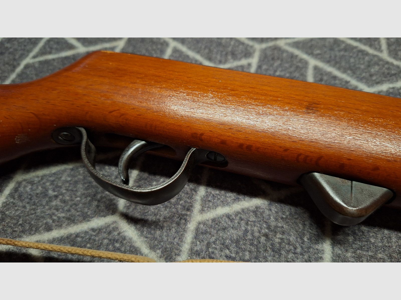 Haenel Suhl 310 "Q1" air rifle with 12-round magazine + original pellets!
