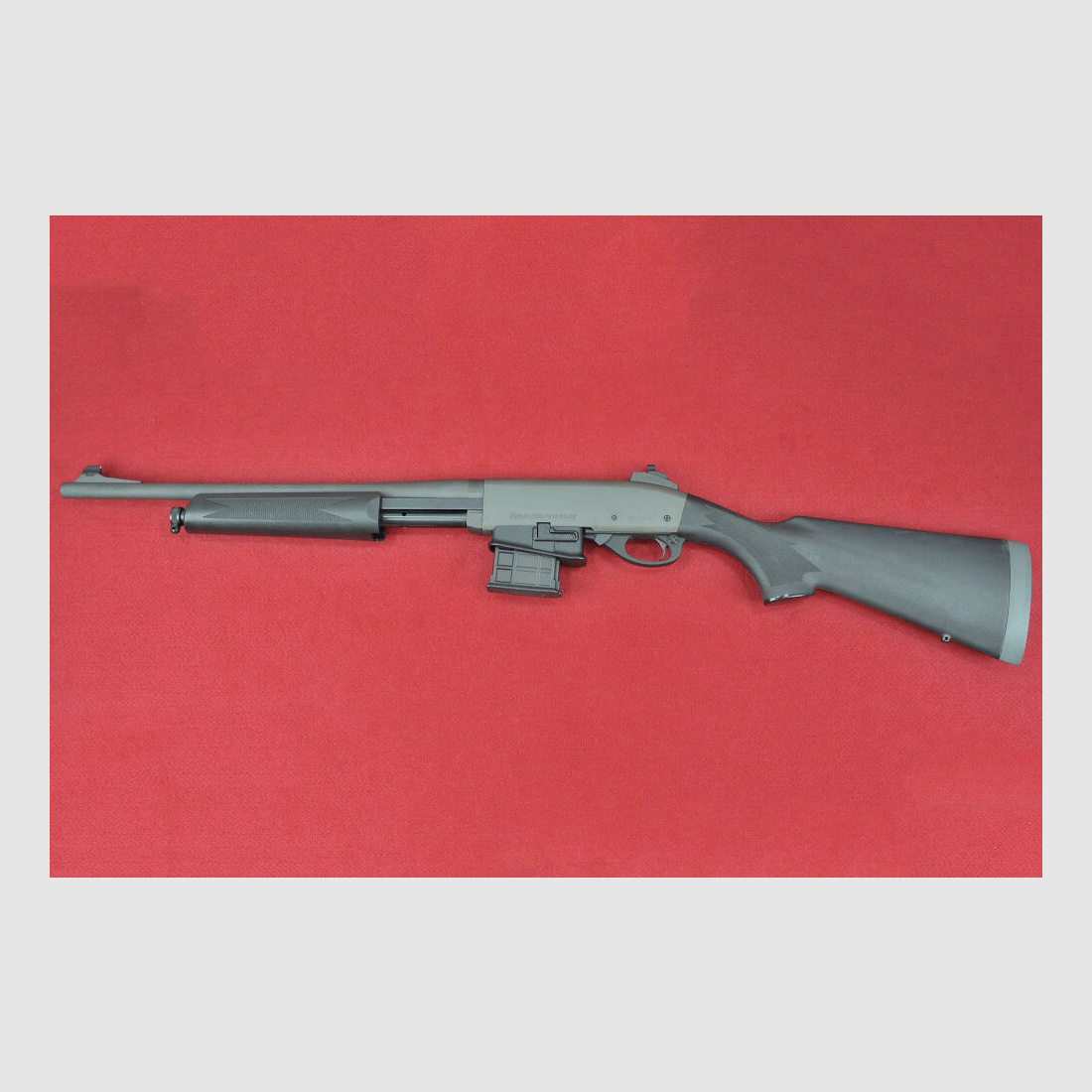 Remington 7615 Police .223 Rem. Vorderschaftrepetierbüchse