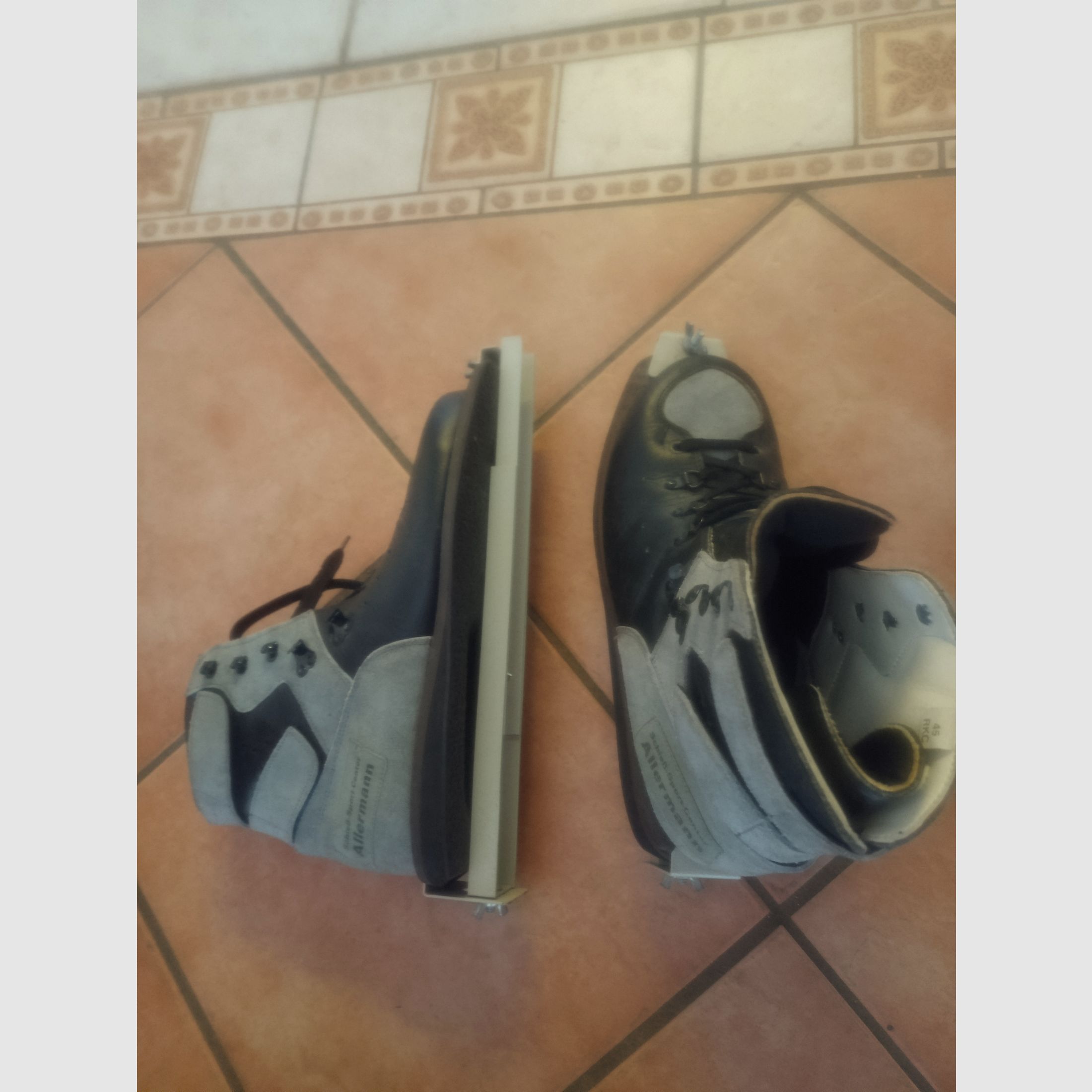 Shooting shoes size 45