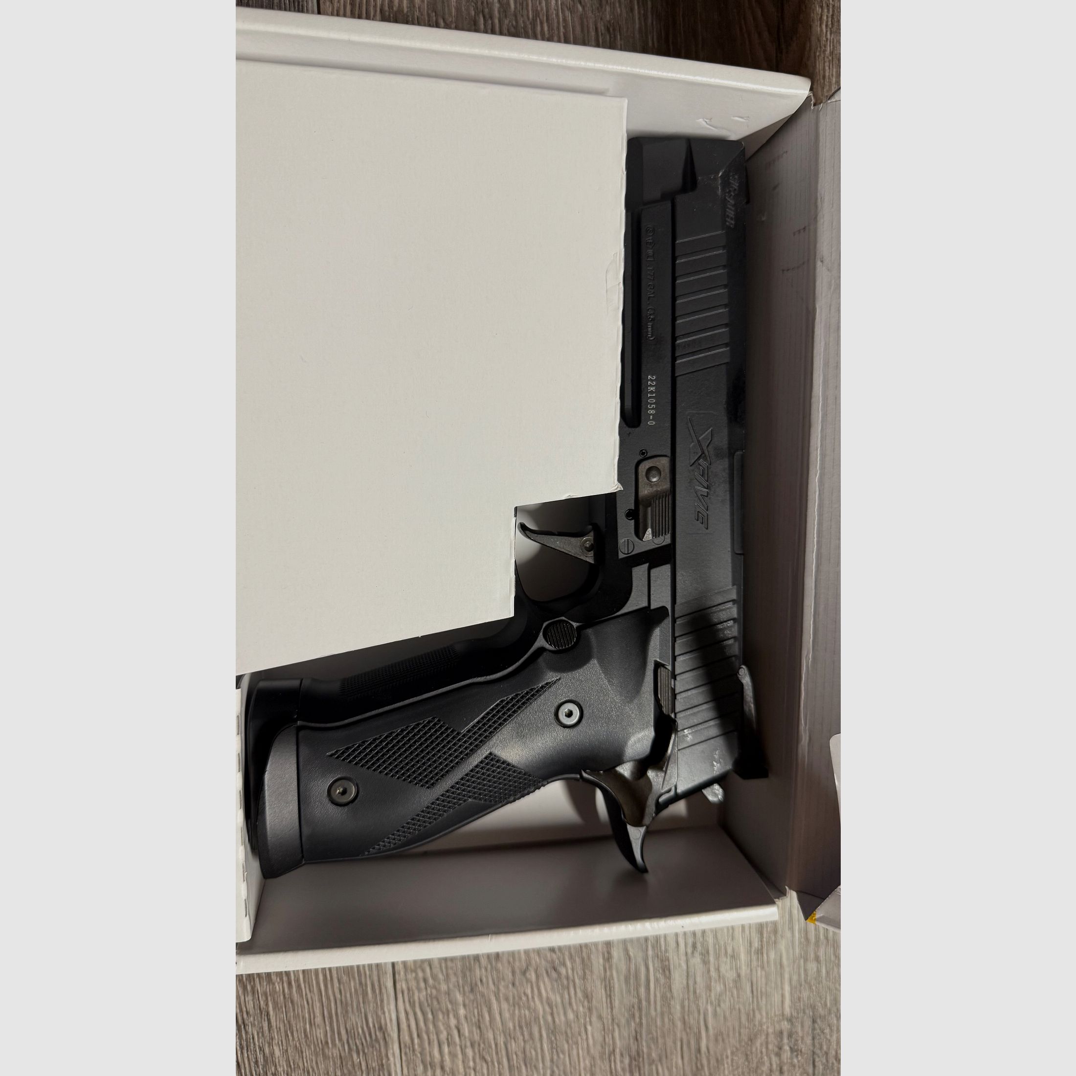 SIG SAUER X-Five / 4,5 mm Diabolo / BlowBack / CO2 / Pistolet / OVP