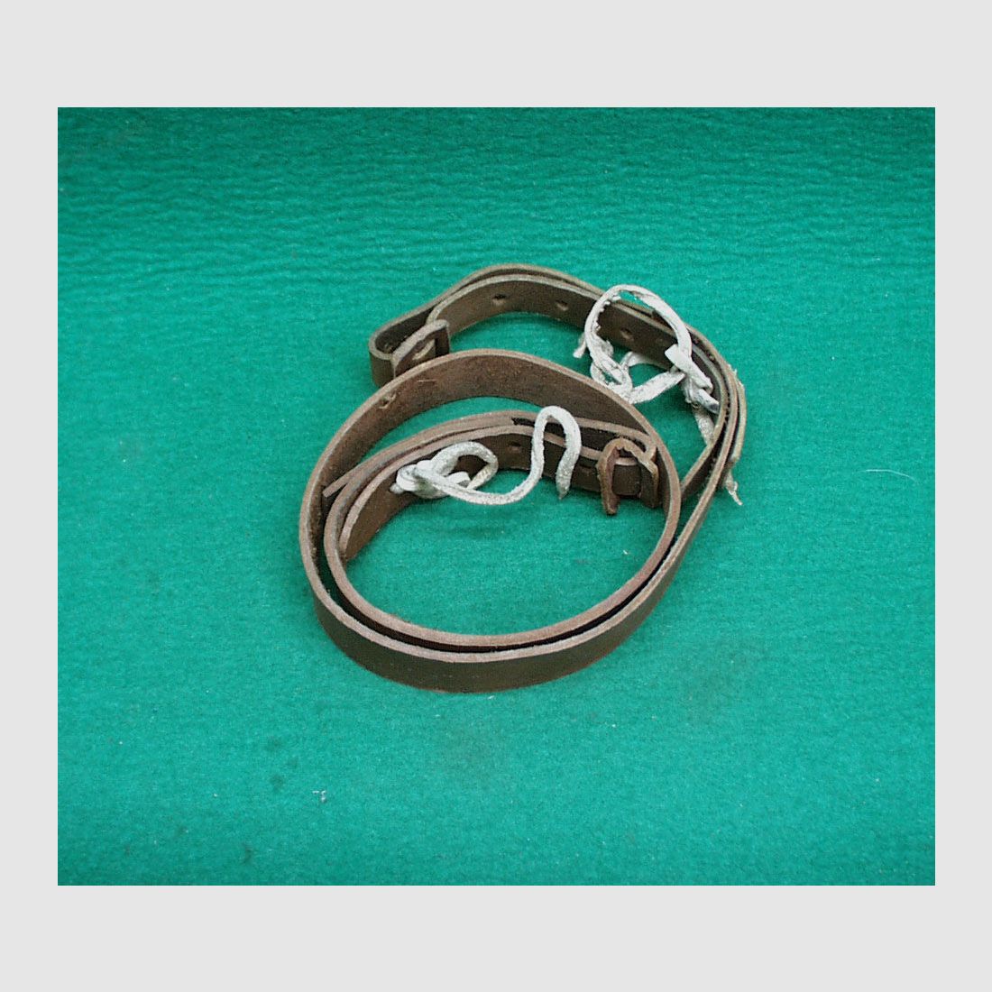 unknown web strap/leather strap/carry strap