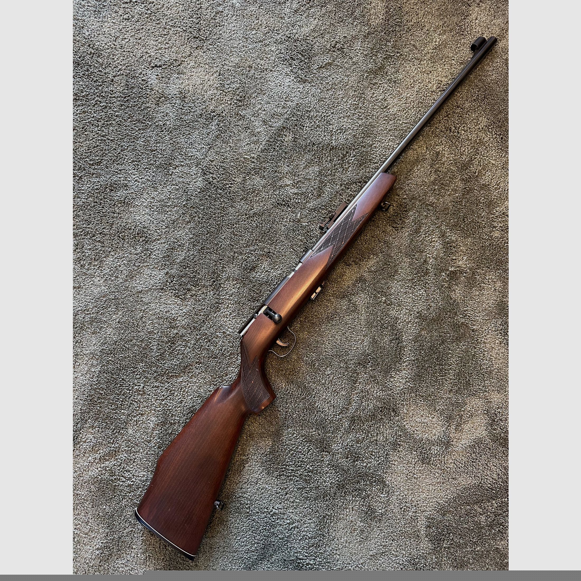 Voere Sportkarabiner Kaliber .22 lr – Holzschaft – mit Magazin
