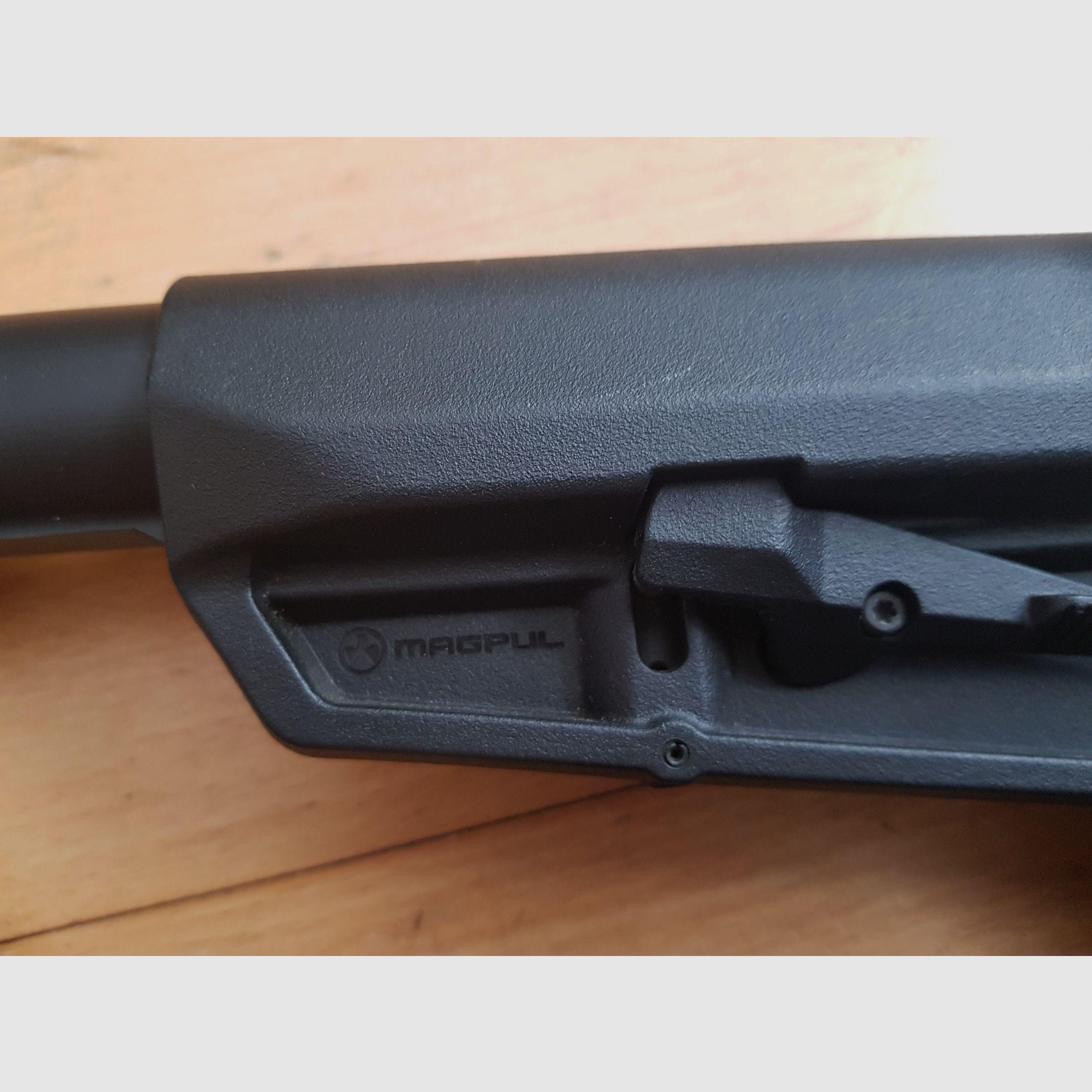 Ruger 10/22 Target, roestvrij staal "tactisch" met pistoolgreep en uitschuifbare schoudersteun (Magpul)