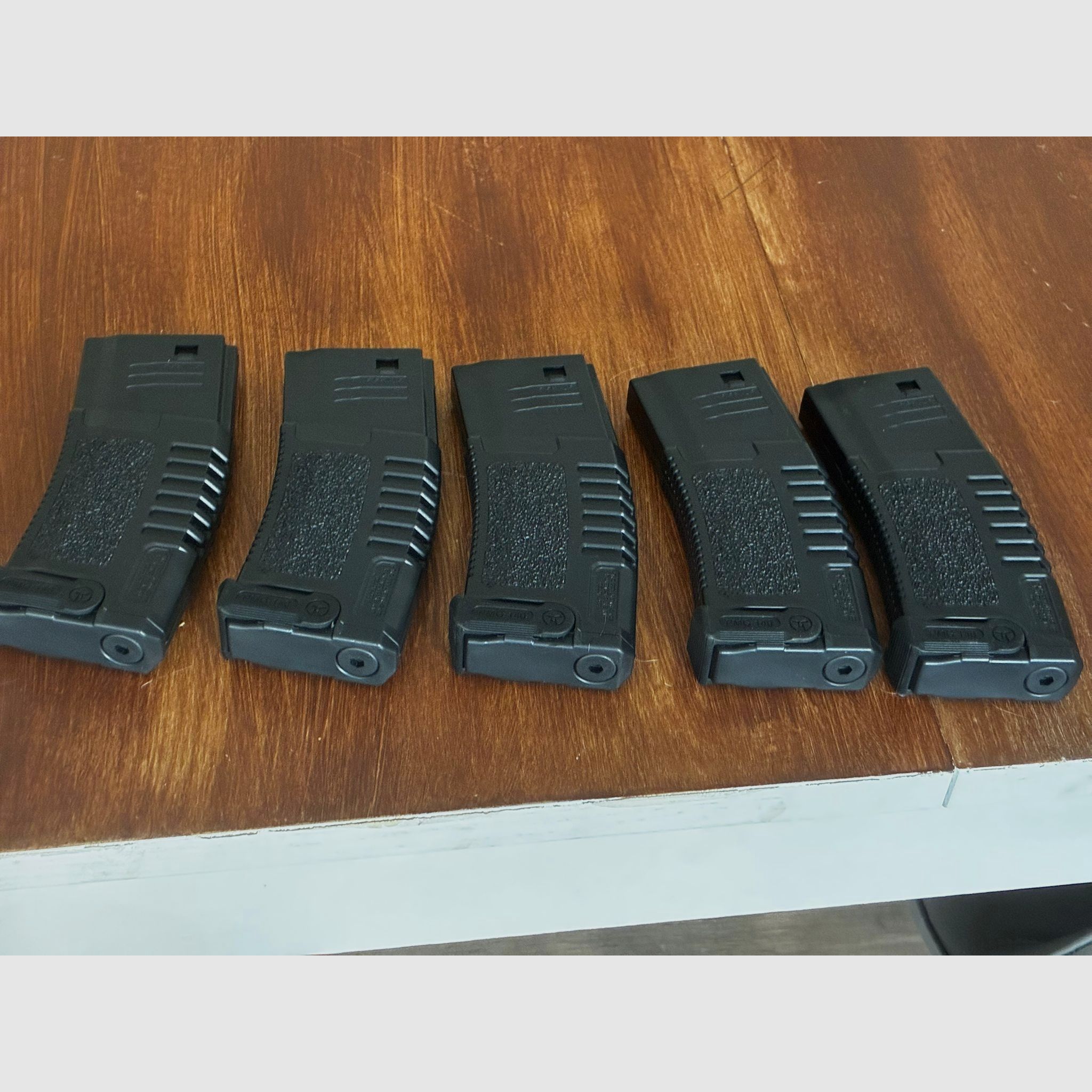 Pacchetto Airsoft completo — Ares Amoeba M4 (S-AEG) + H&K VP9 (GBB, scivolo in metallo) + Caricatore, gas,