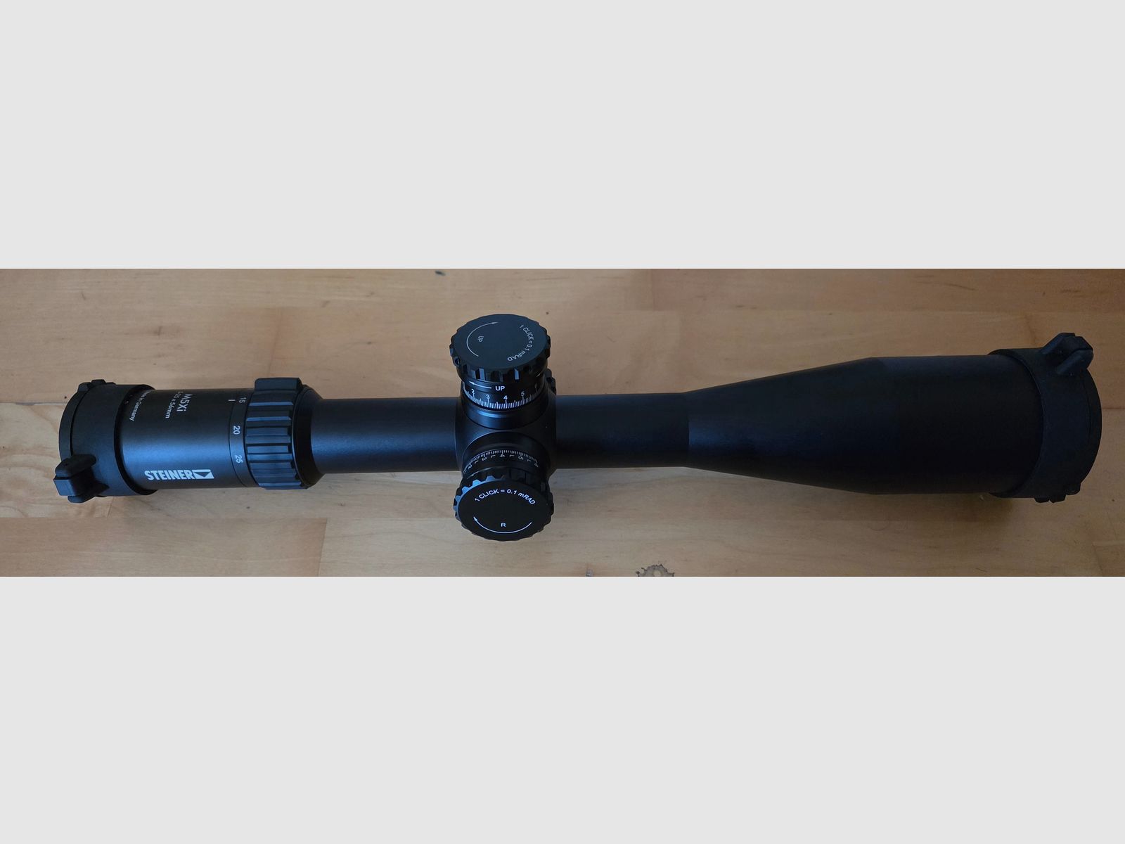 Steiner M5Xi 5-25x56, FFP, 34mm Mittelrohrdurchmesser, TReMoR3 militärisches Absehen, wie neu