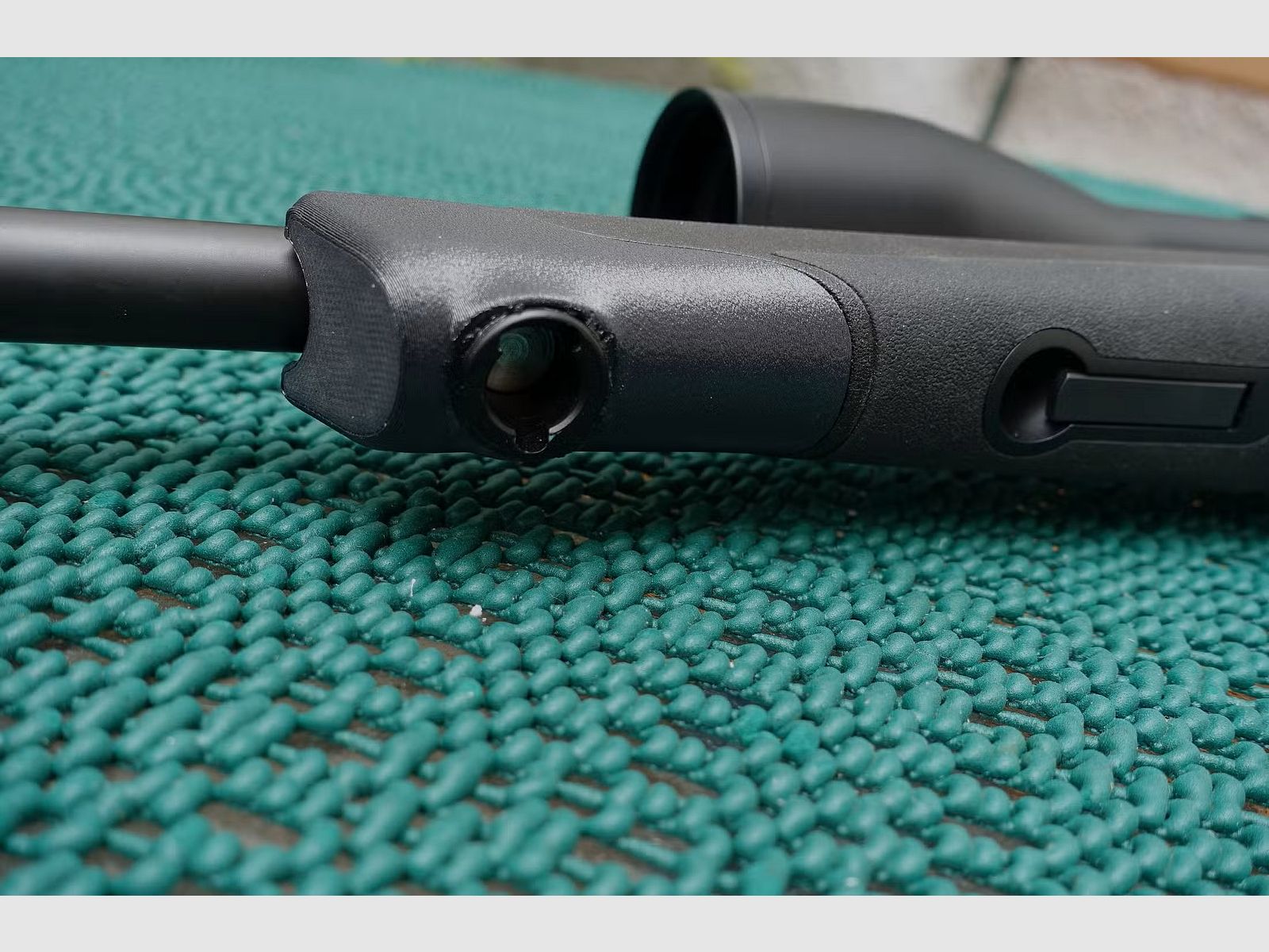 Blaser K95 bipod - opname inclusief voorhandafsluiting