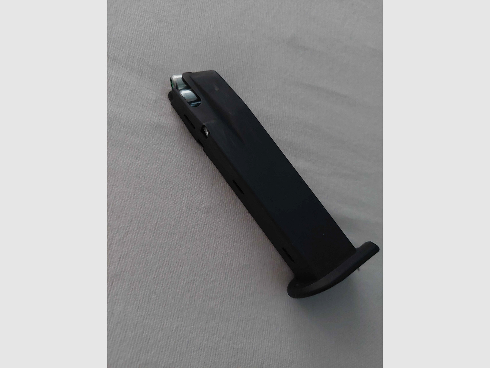 Walther PPQ | 9mm P.A.K. und 1 Extra Magazin.