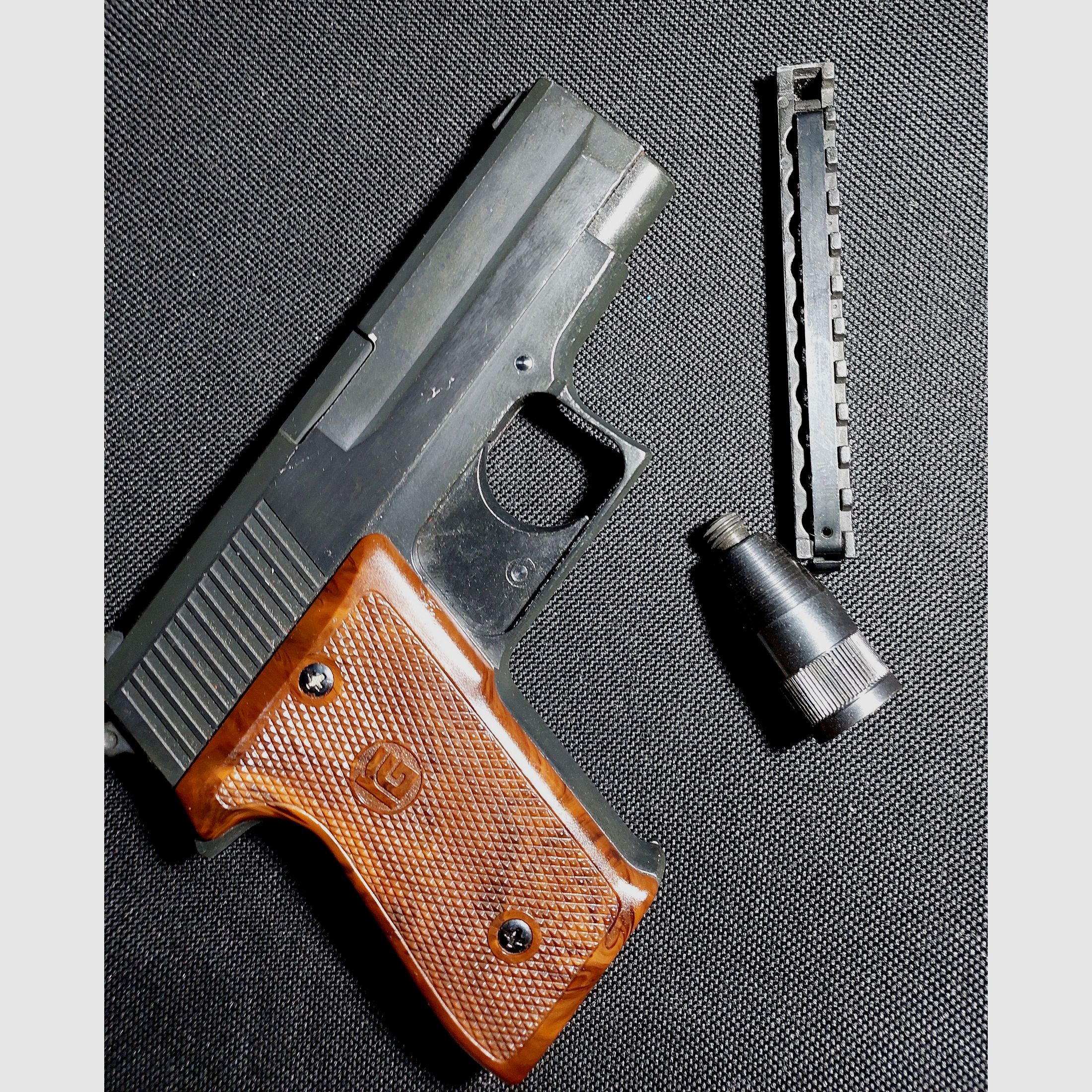 Röhm RG300 (RG 300) schreckschusspistool kal. 6mm Flobert (PTB 327)