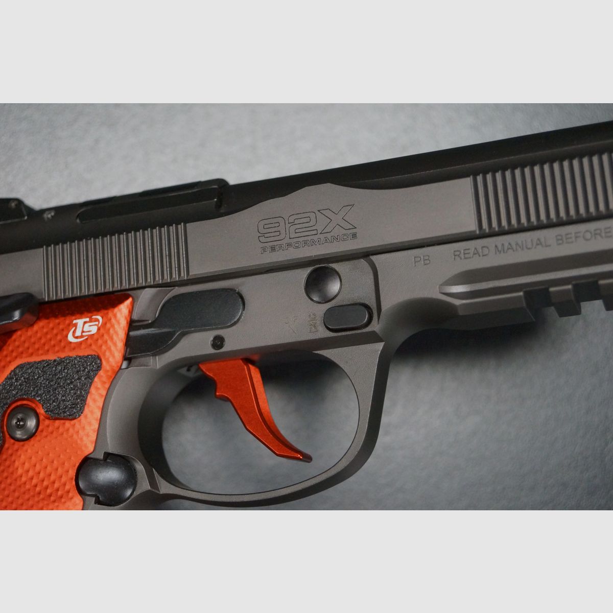 Beretta 92X Performance Dark Series Red, Bild 4 von 9
