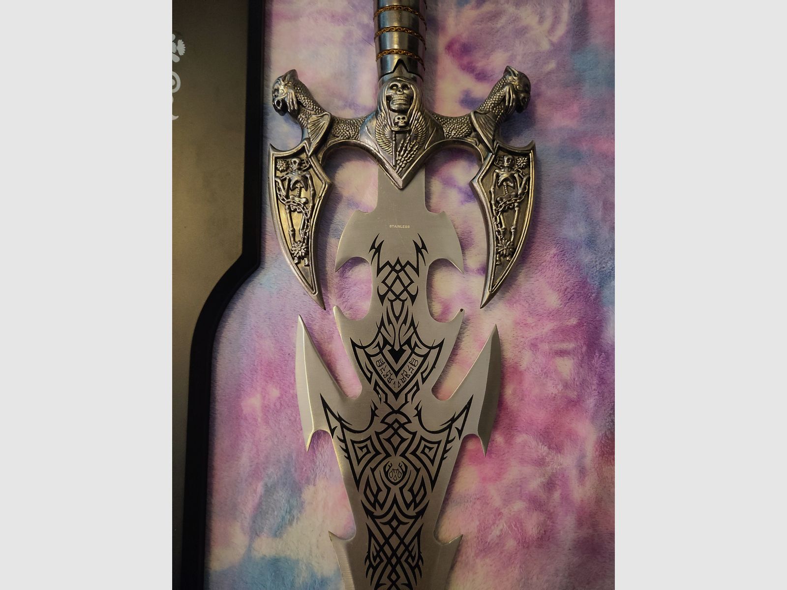 Épée décorative tueur de dragons de "Two Worlds" 100 cm avec support mural *rare*