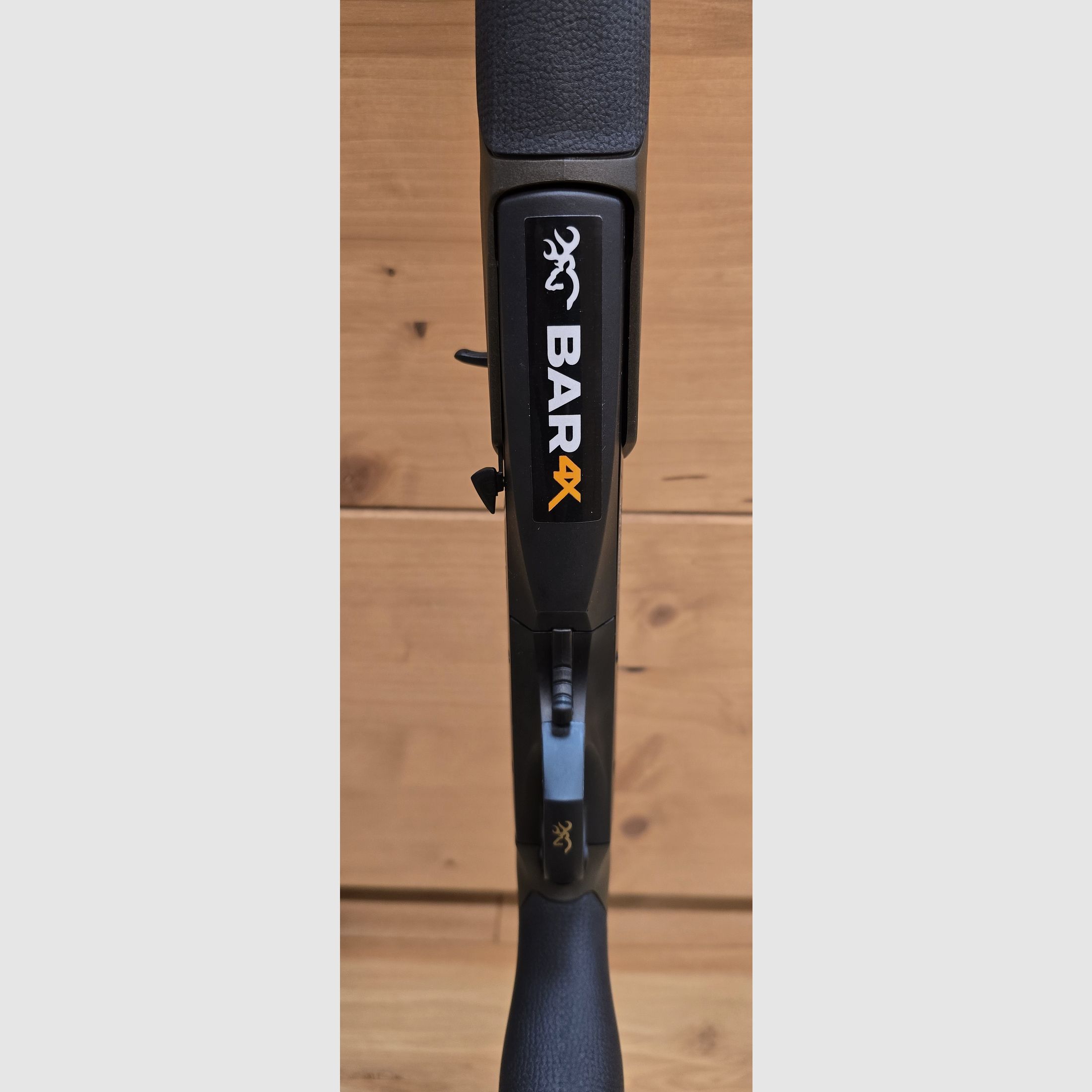 Browning BAR 4X Hunter crosse en bois montée avec viseur réflexe Kite KX1