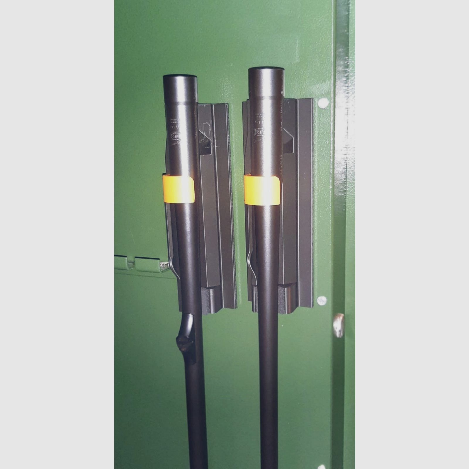 Uchwyt na wymienne lufy - wiszący - do Blaser R8, R93, Mauser M03