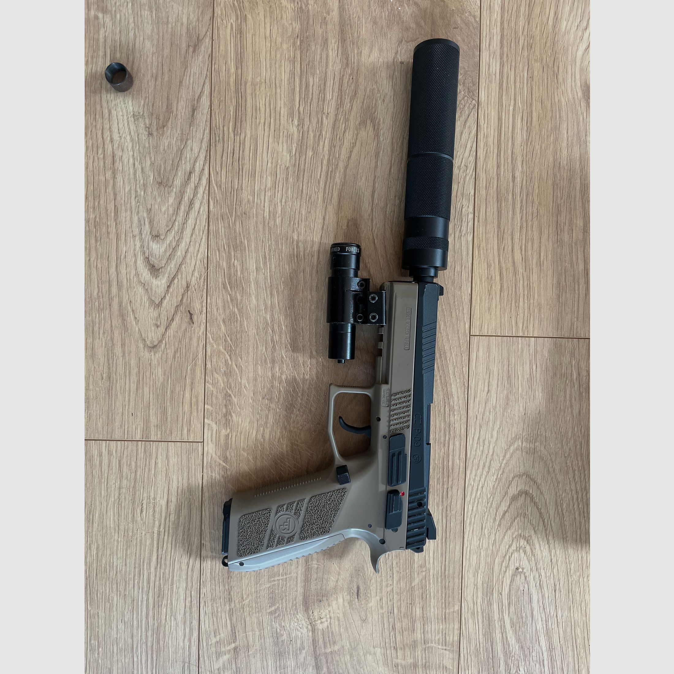 KJ Works CZ P09 Airsoft 6mm avec glissière en métal, image 6 sur 9