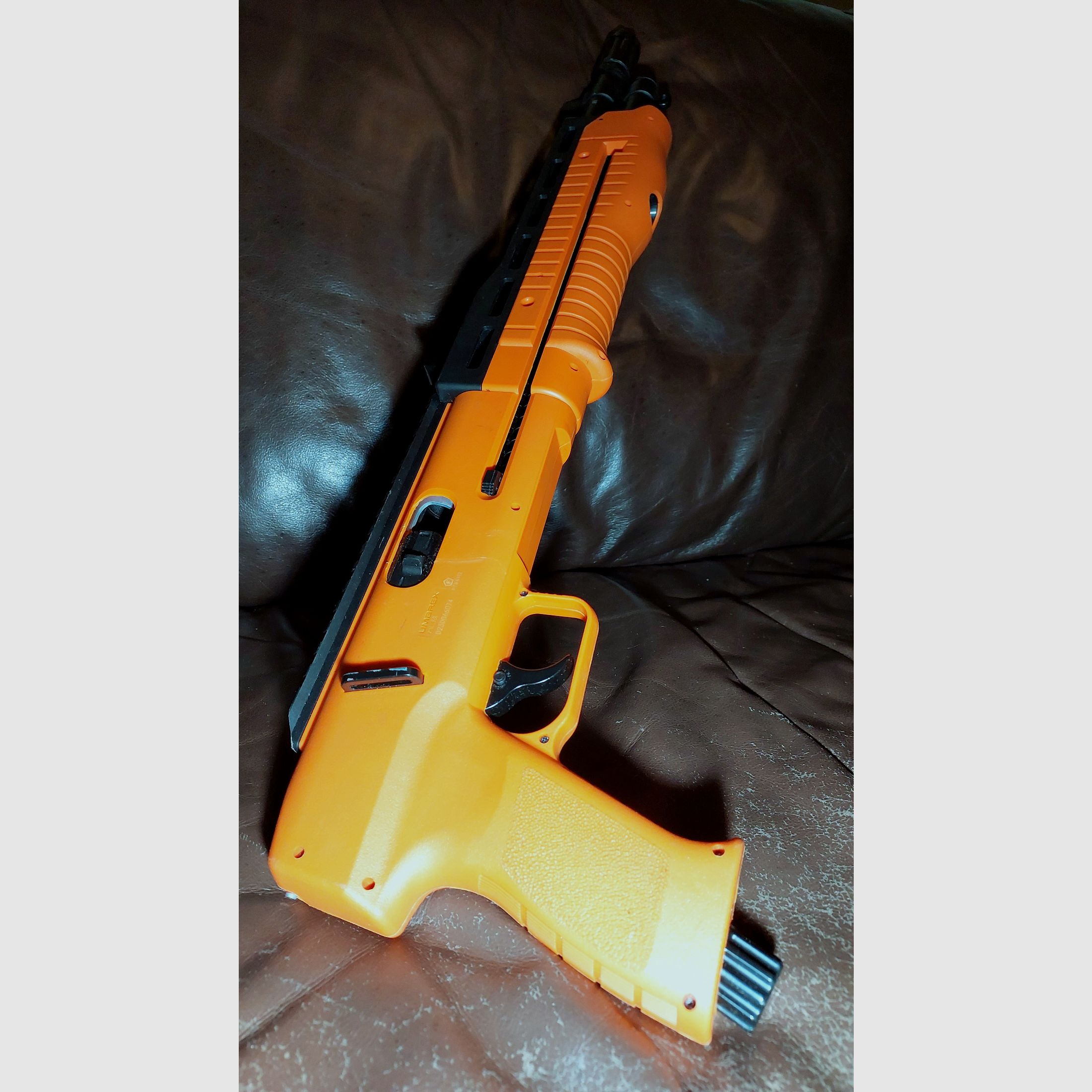 T4E Umarex  HDB 68 CO2-RAM Shotgun Kal. .68 orange/schwarz 