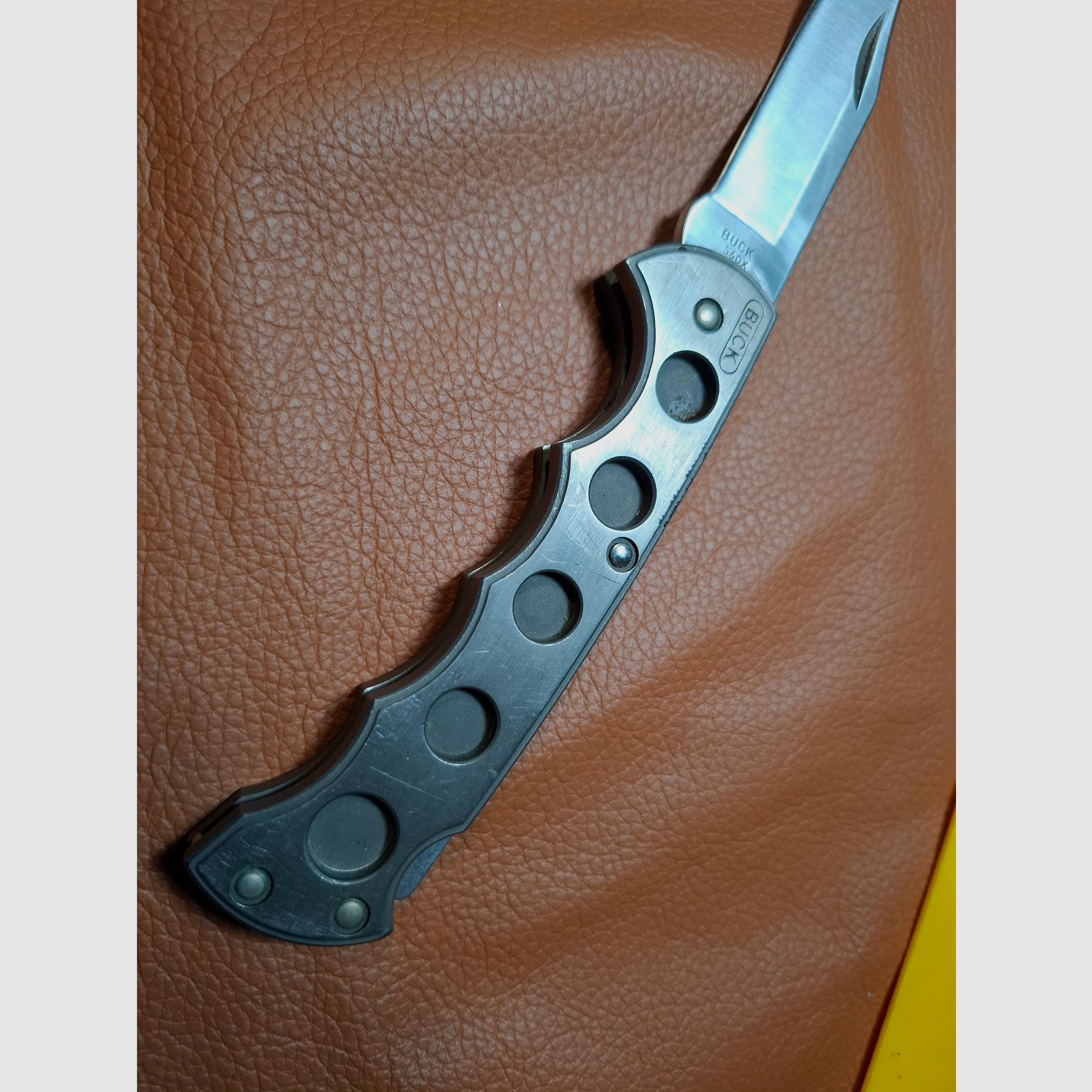 Buck Titanfolder 560X