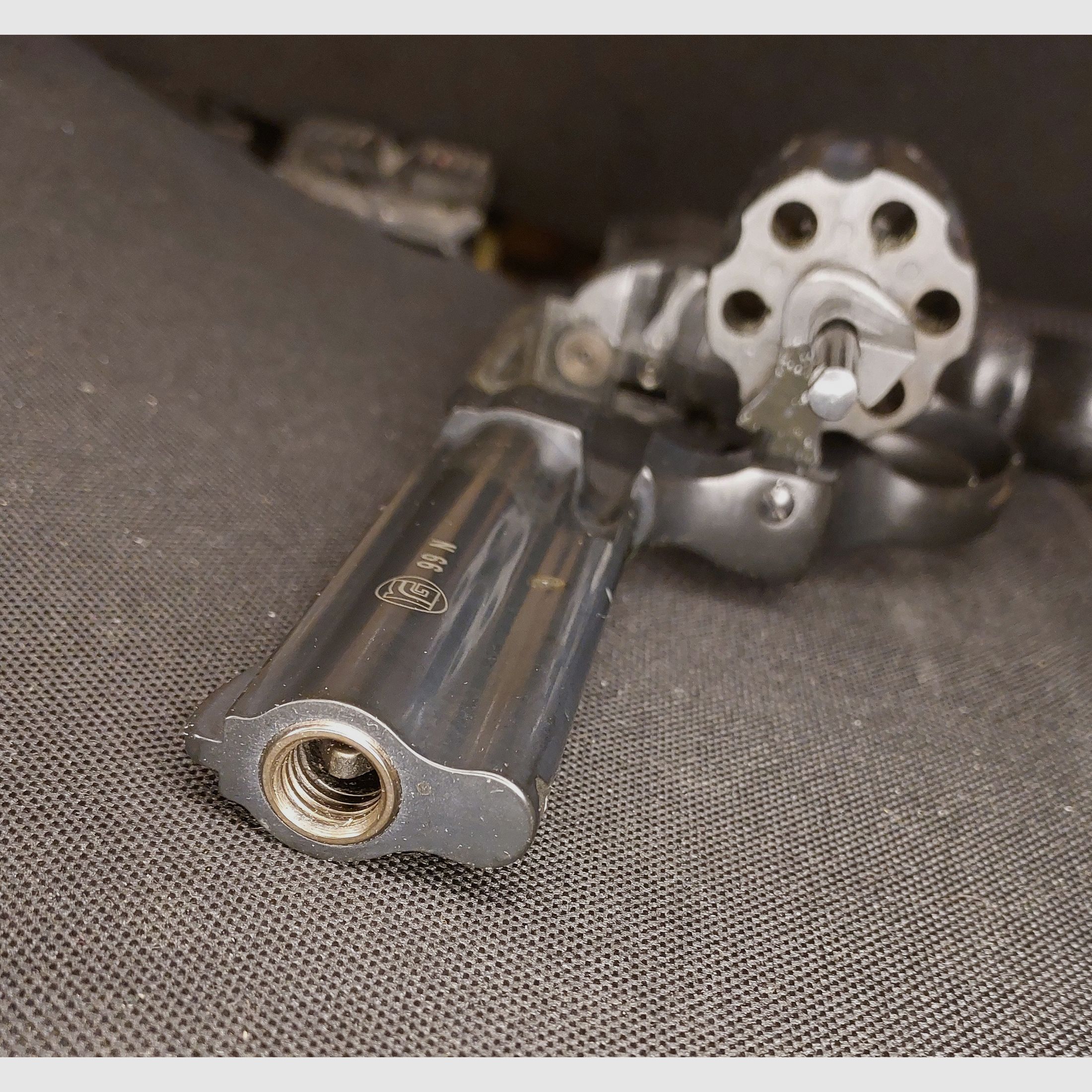 Revólver de fogueo Röhm RG99N niquelado (PTB 597) RG 99 n