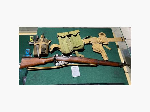 Bolt Action Rifle Enfield Mark 4 Cal. .303 British | Used Firearm