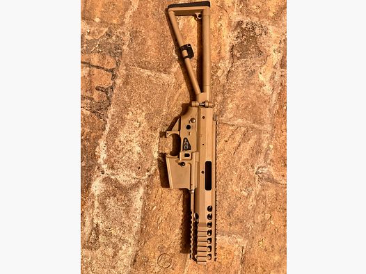Boîtier Airsoft GBB 6mmBB beige en métal avec crosse repliable