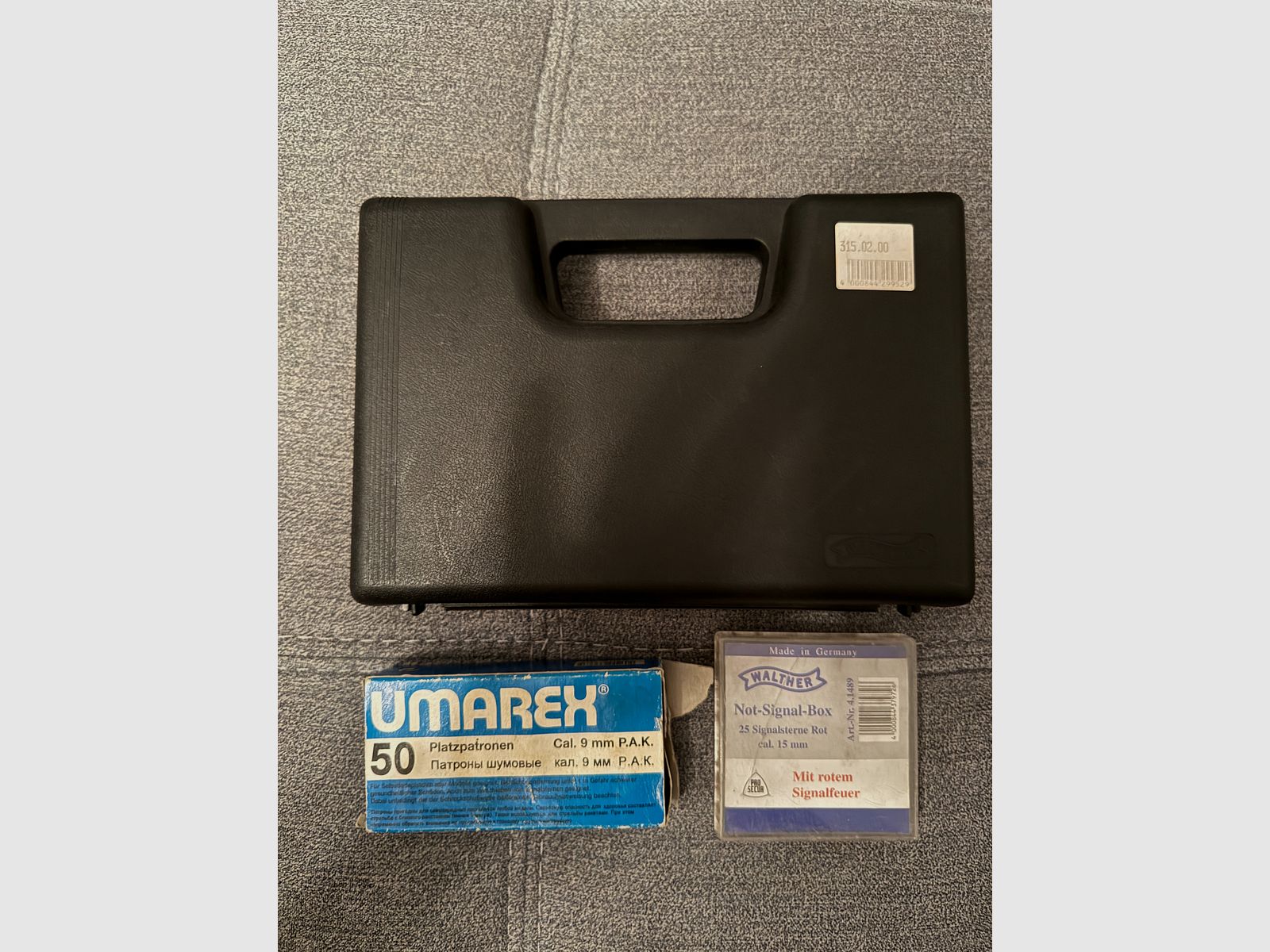 Blank pistol Walther PP (9mm P.A.K.) – Ultimate collector’s complete set with case, certificate, ammunition & pyrotechnic ammunition