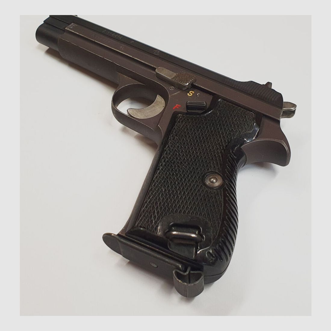 SIG Pistool SIG P210-2 in kaliber 9mm Luger (9x19) inclusief holster en reservemagazijn, GEMAAKT IN ZWITSERLAND
