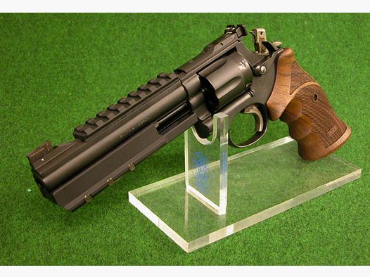 BLACK-DIAMOND TARGET S&W 586 6"Zoll 357 Magnum