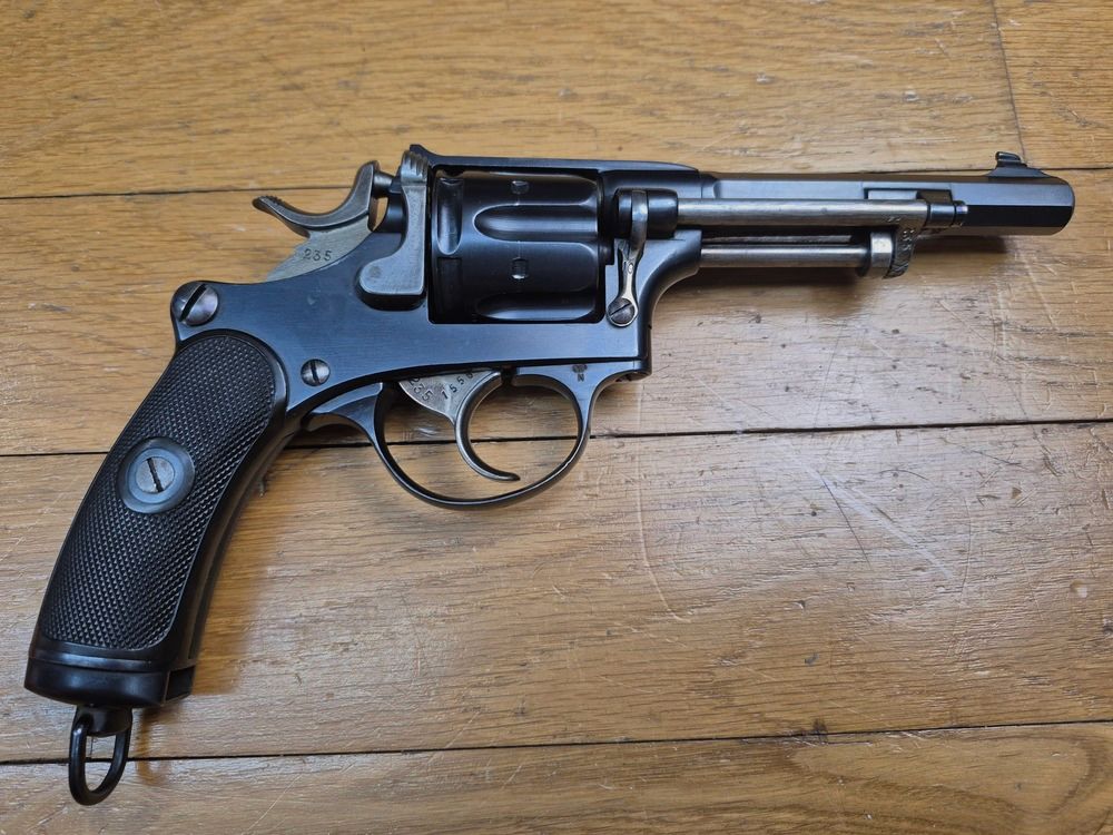 Bellissimo revolver svizzero modello 1882 (e non 1882-29!) – cal. .7.5 svizzero – Rara produzione "privata" dell'Arsenale di Berna – 5.903 esemplari W+F Bern "P" su sole 37.255 armi – Arma di 1° tipo – quasi nuova e categoria D! – TBE++, immagine 2 di 22