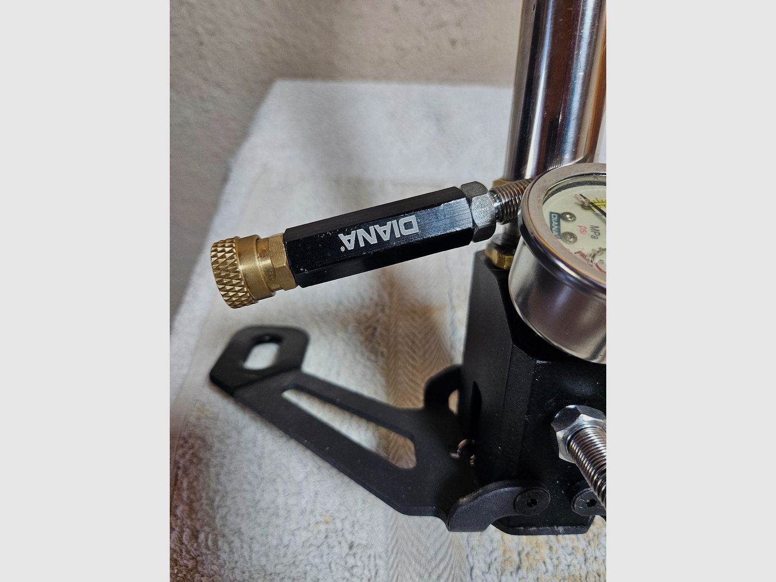 Diana hand pump 300 bar for PCP airguns, image 4 of 5