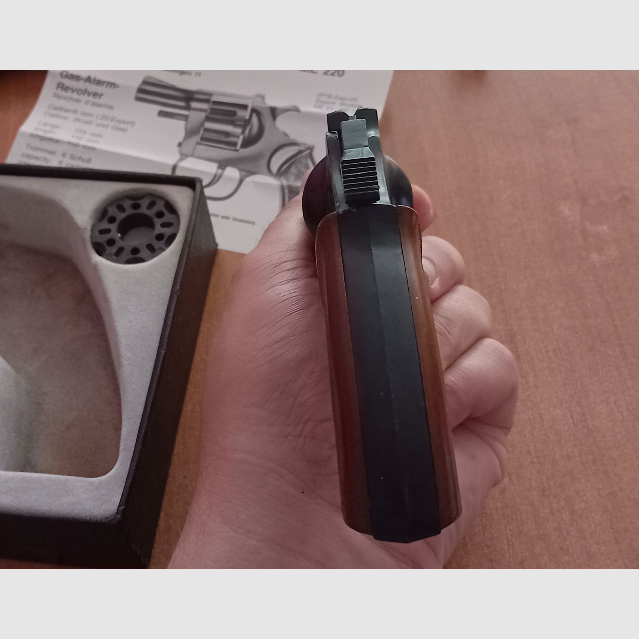 Cuno Melcher ME86 Kal. 6mm Knall/ PTB 205 komplett mit Verpackung und Ersatzmagazin!