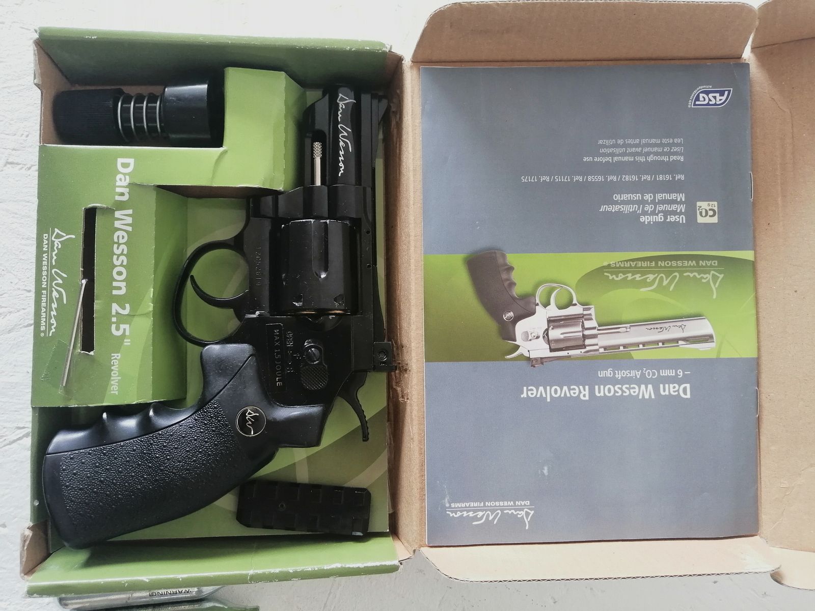 Dan Wesson 2,5 pulgadas revólver CO2 6mm