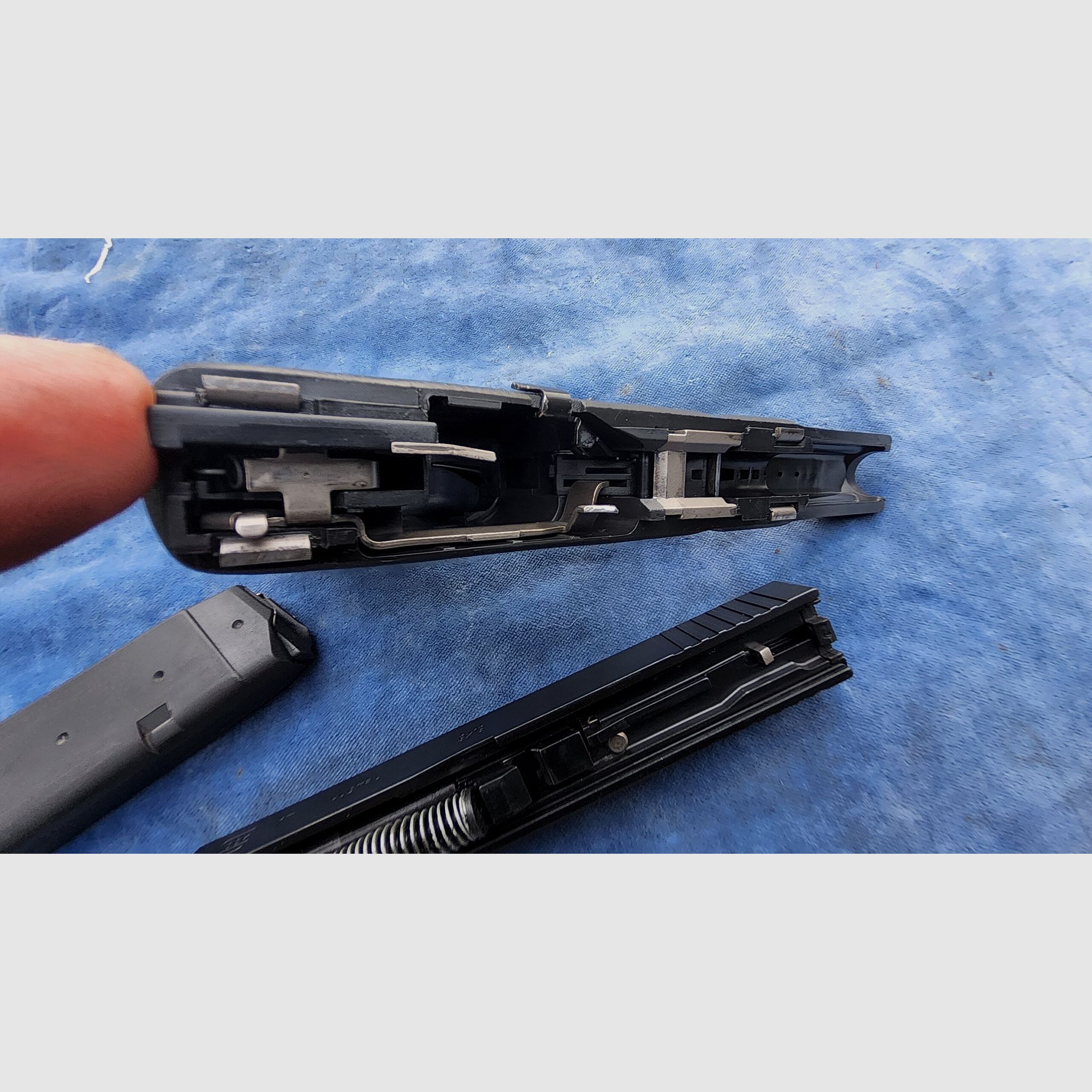 Glock 17 gen 3, afbeelding 7 van 9