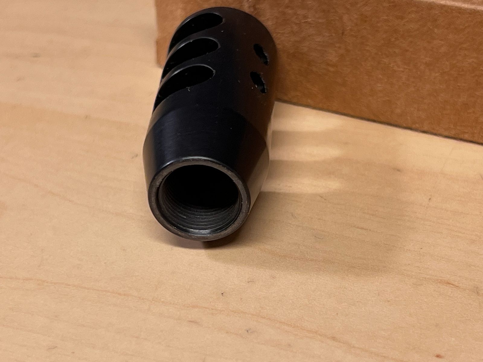 Hamulec wylotowy do Airsoft z gwintem M14 negatywnym wersja metalowa czarna