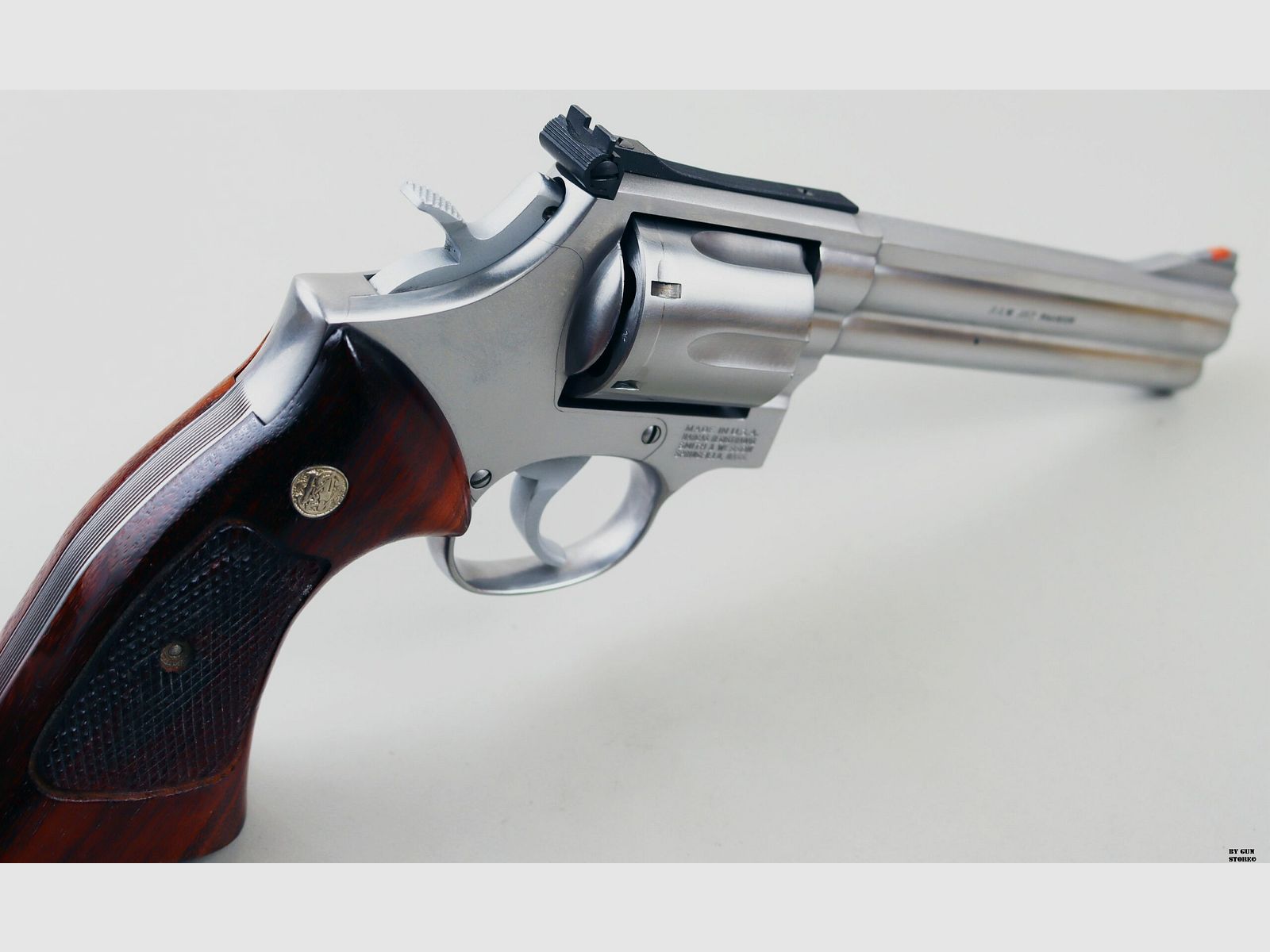 Revolver Smith & Wesson mod. 686 NO DASH cal. 357 mag serial no. AEY9495, image 8 of 10