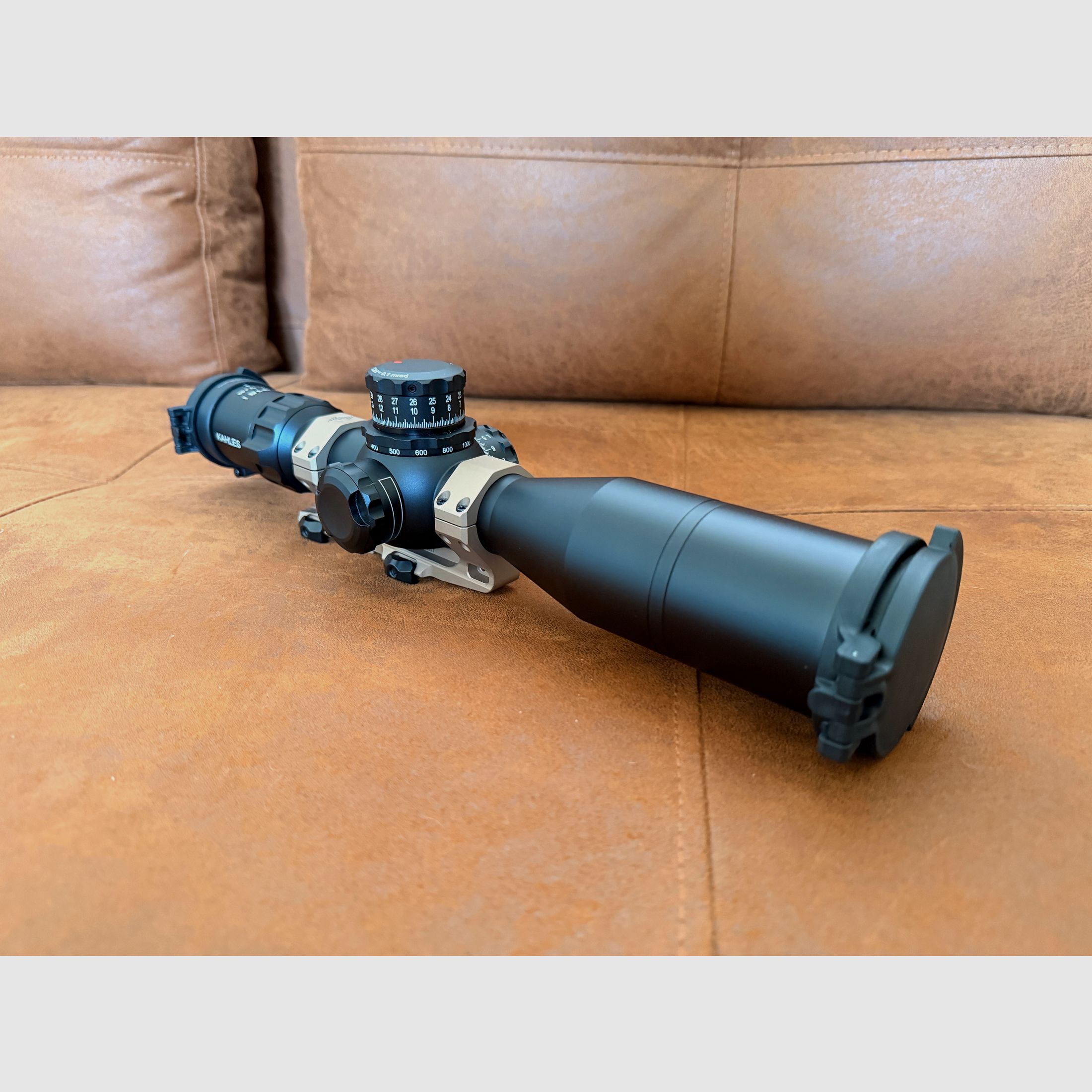 Kahles K318i CCW 3,5-18x50 SKMR3 + Tenebraex Flip-Caps