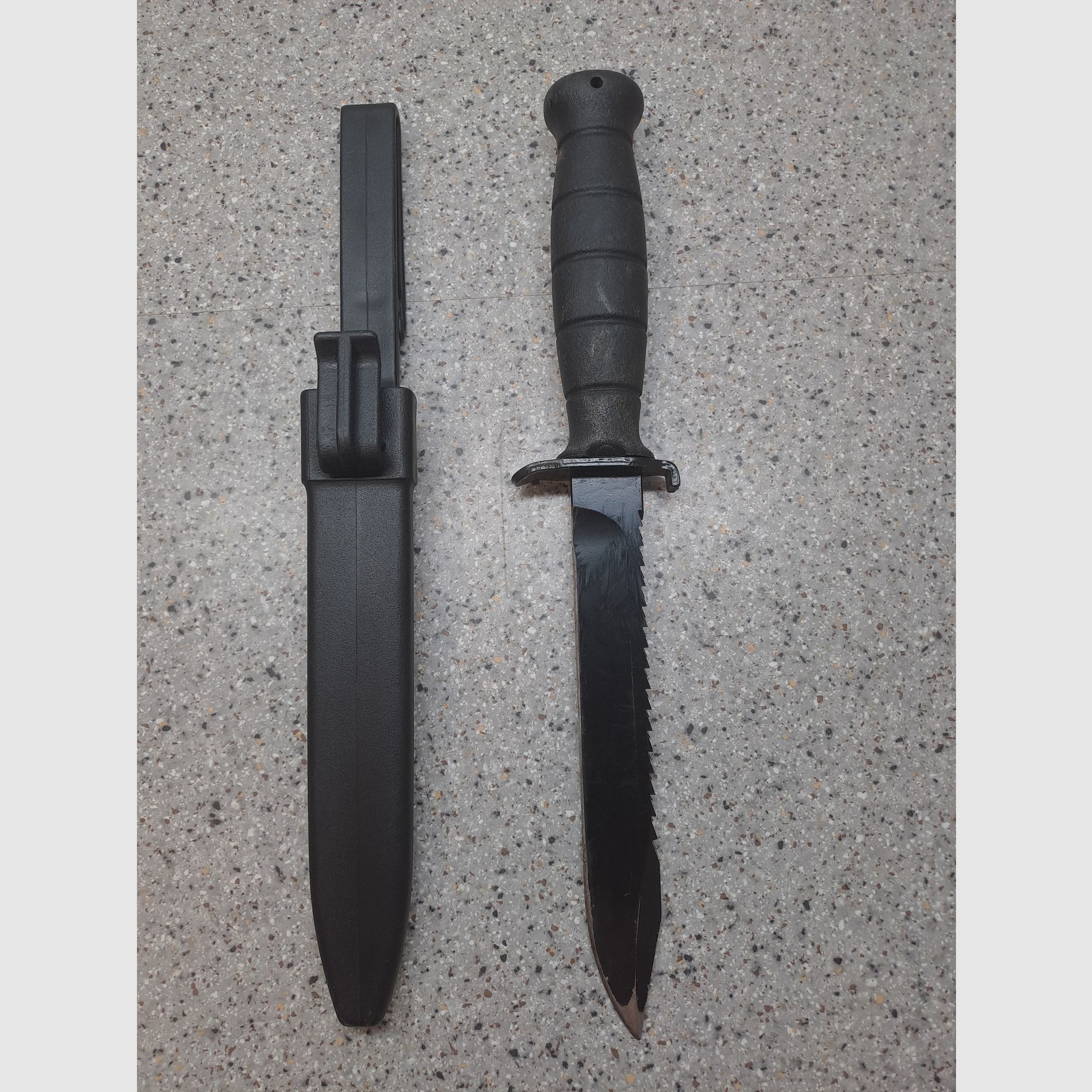 GLOCK M81 Messer