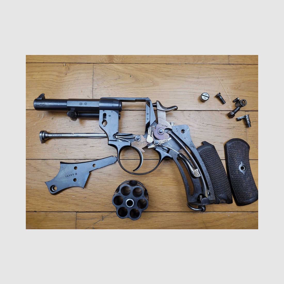 Bellissimo revolver d'ufficiale modello 1874 – arma completamente monomatricolare – MAS del 1877 – ancora nel suo giallo paglia – In ottime condizioni, immagine 25 di 30