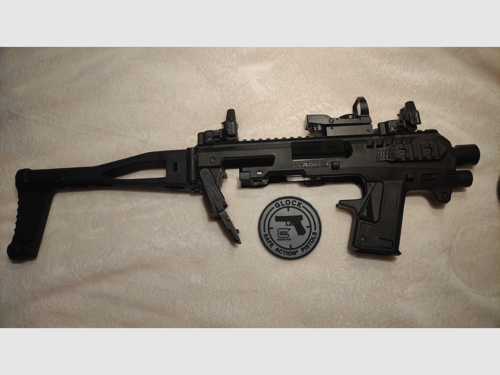 Glock 17 Gen5 with accessories (like new)