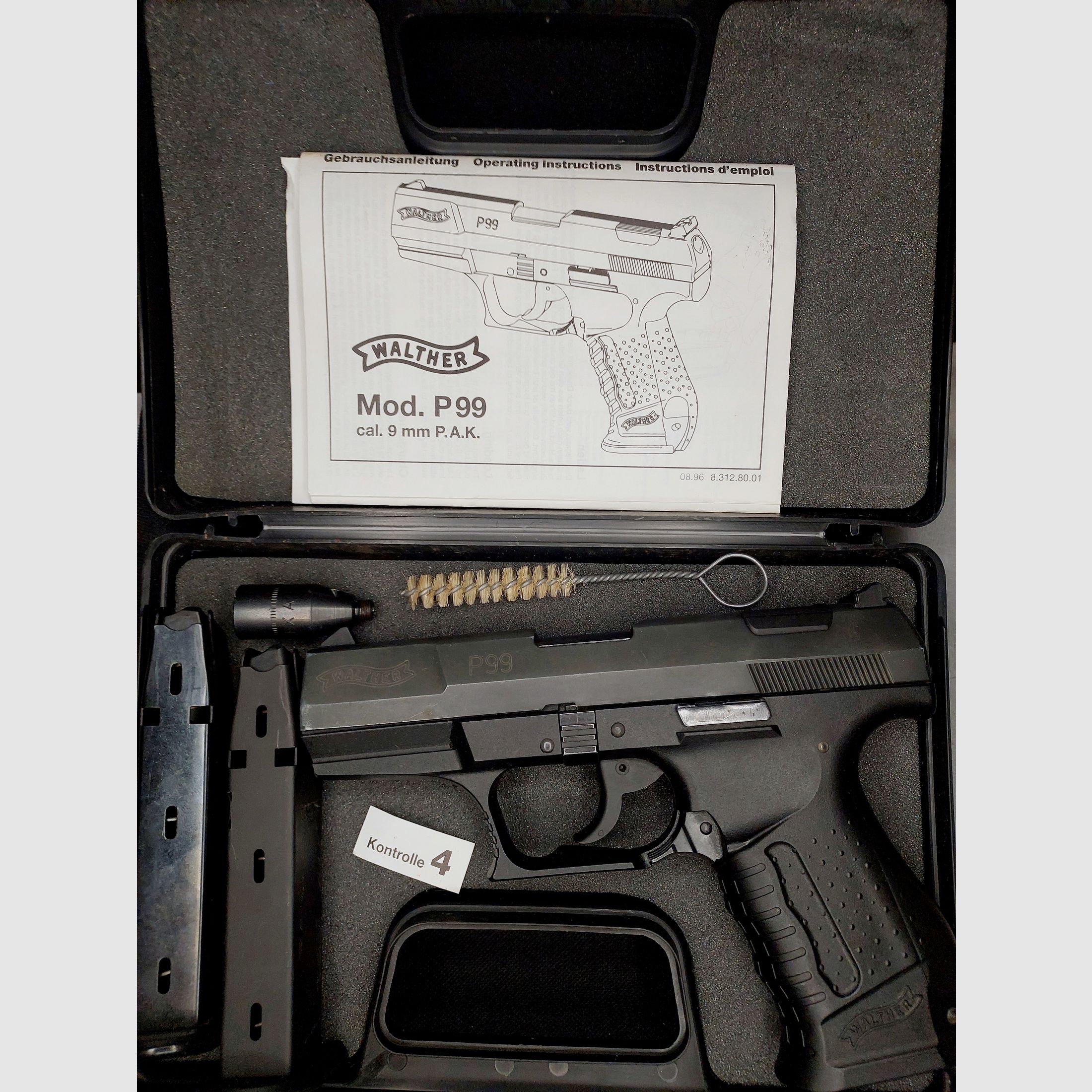 Walther P99 Schreckschuss Pistole 9mm P.A.K. (PTB 637) mit 2 Magazinen