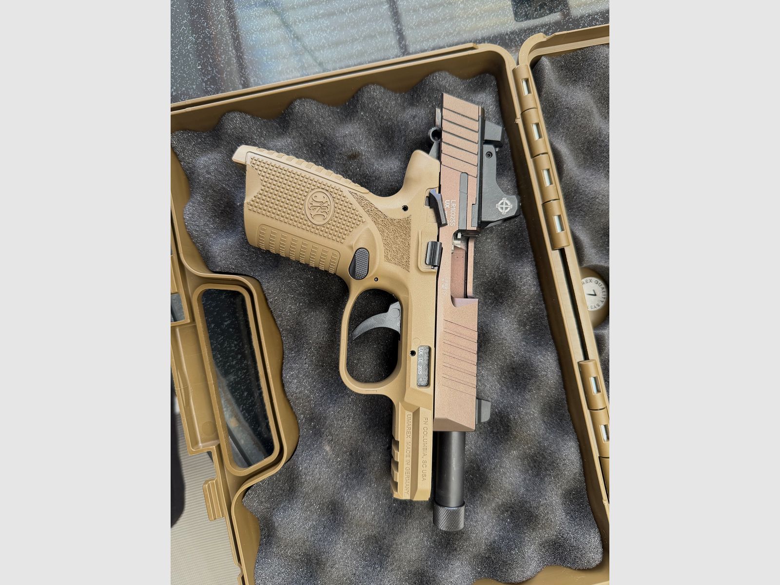 FN502T FDE | with red dot sight | like new