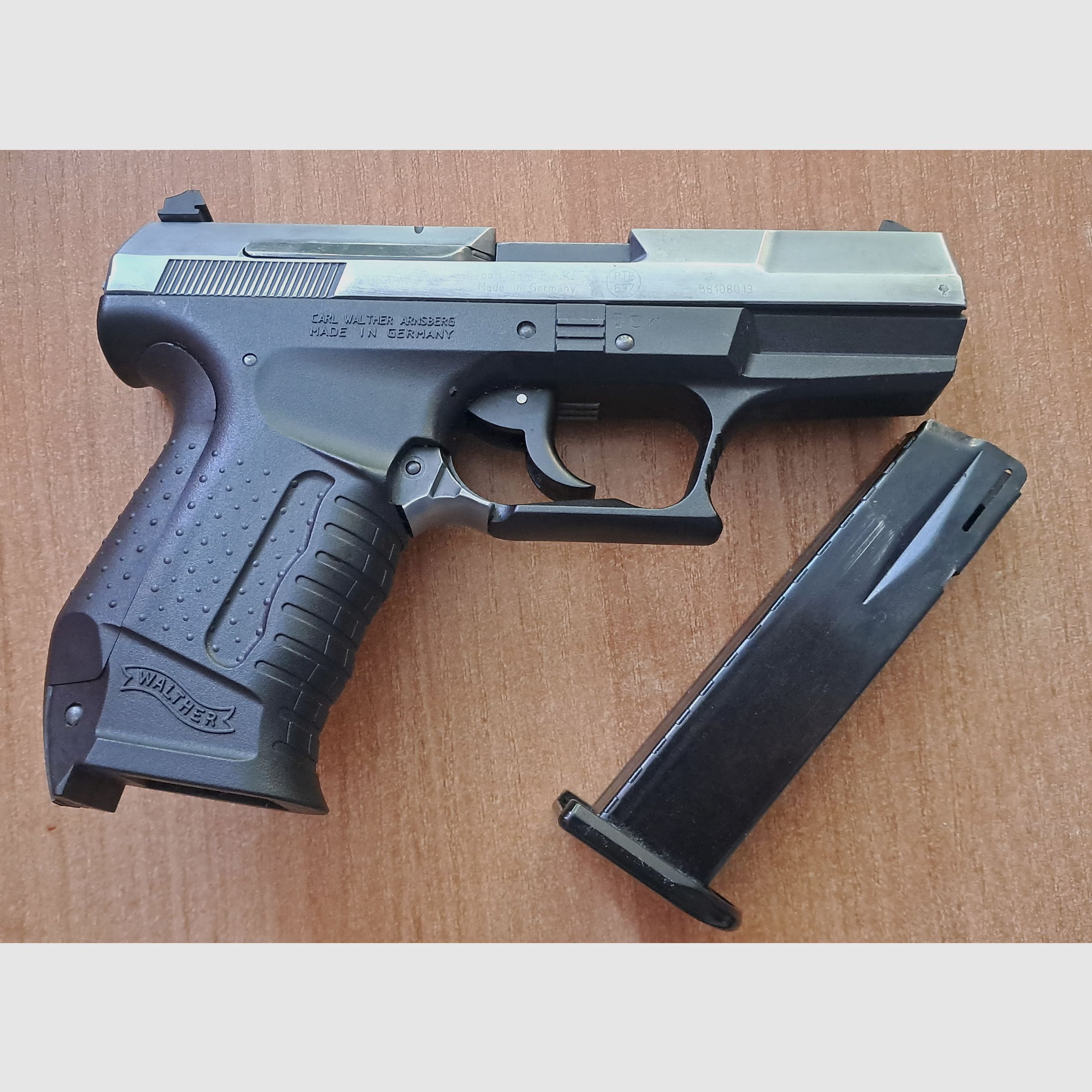 Walther P99- Cal. 9 mm blank/ PTB 637