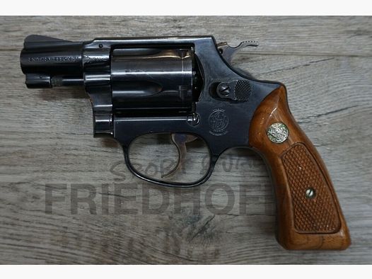 Smith & Wesson	 36