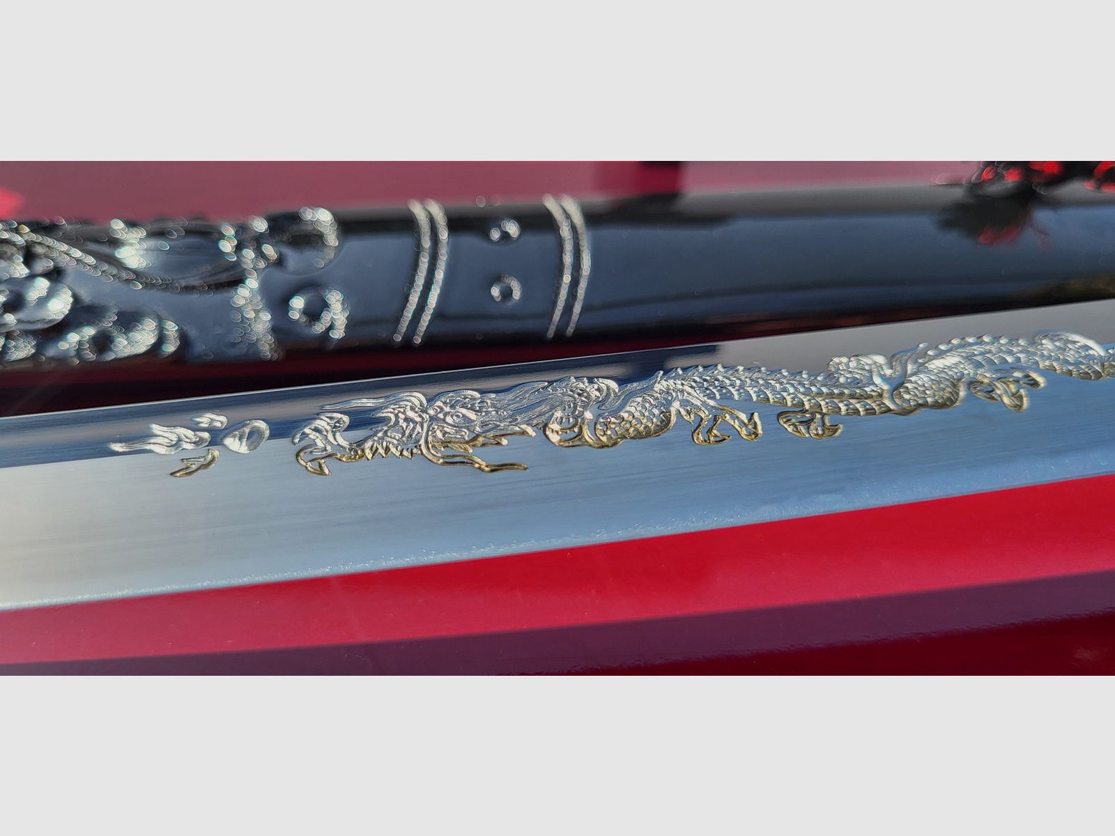 Katana Toshiro Tenryu, schwarz, mit eingraviertem Drachen auf Saya