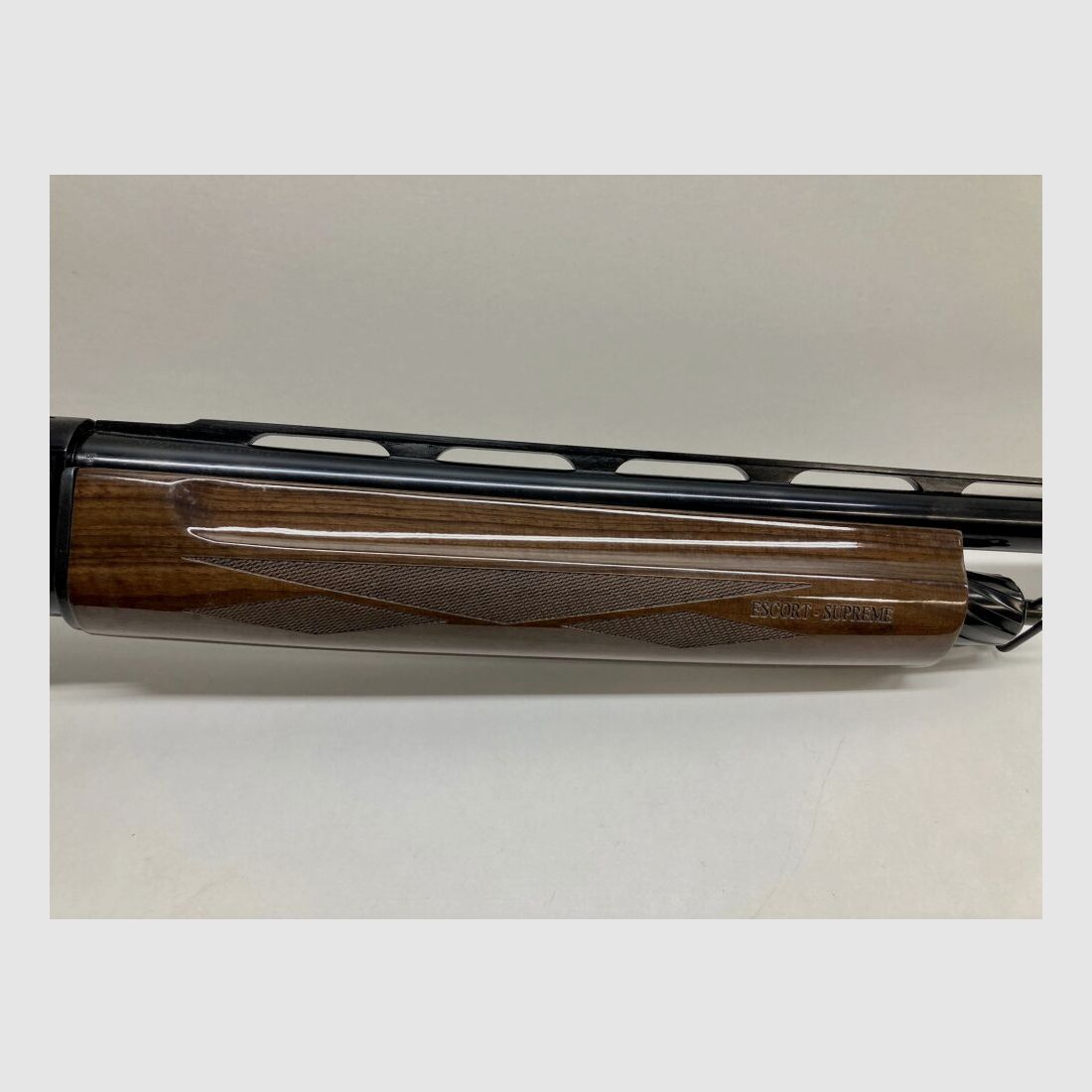 HATSAN	 ESCORT SUPREME - Walnuss - Waffen Friedrichs