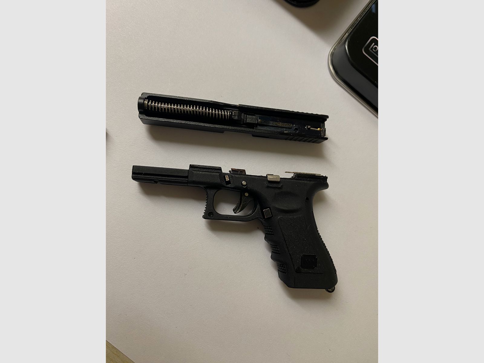 Glock 17 1:3 Mini Schlüsselanhänger mit Box