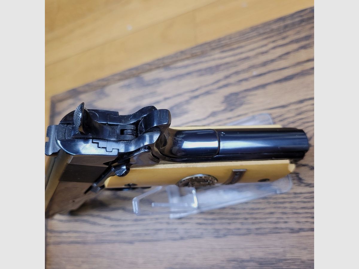 UNIQUE ! Rarissime Colt 1911 (nicht 1911 A1) Gedenkstück zur Zweiten Schlacht an der Marne 1918 – Schöpfung von 1968 – Außergewöhnliche Qualität vor Serie 70 – Luxuriös graviert und brüniert und 100% funktionsfähig – Rarität in Europa – Neuwertiger Zustand!, Bild 13 von 28