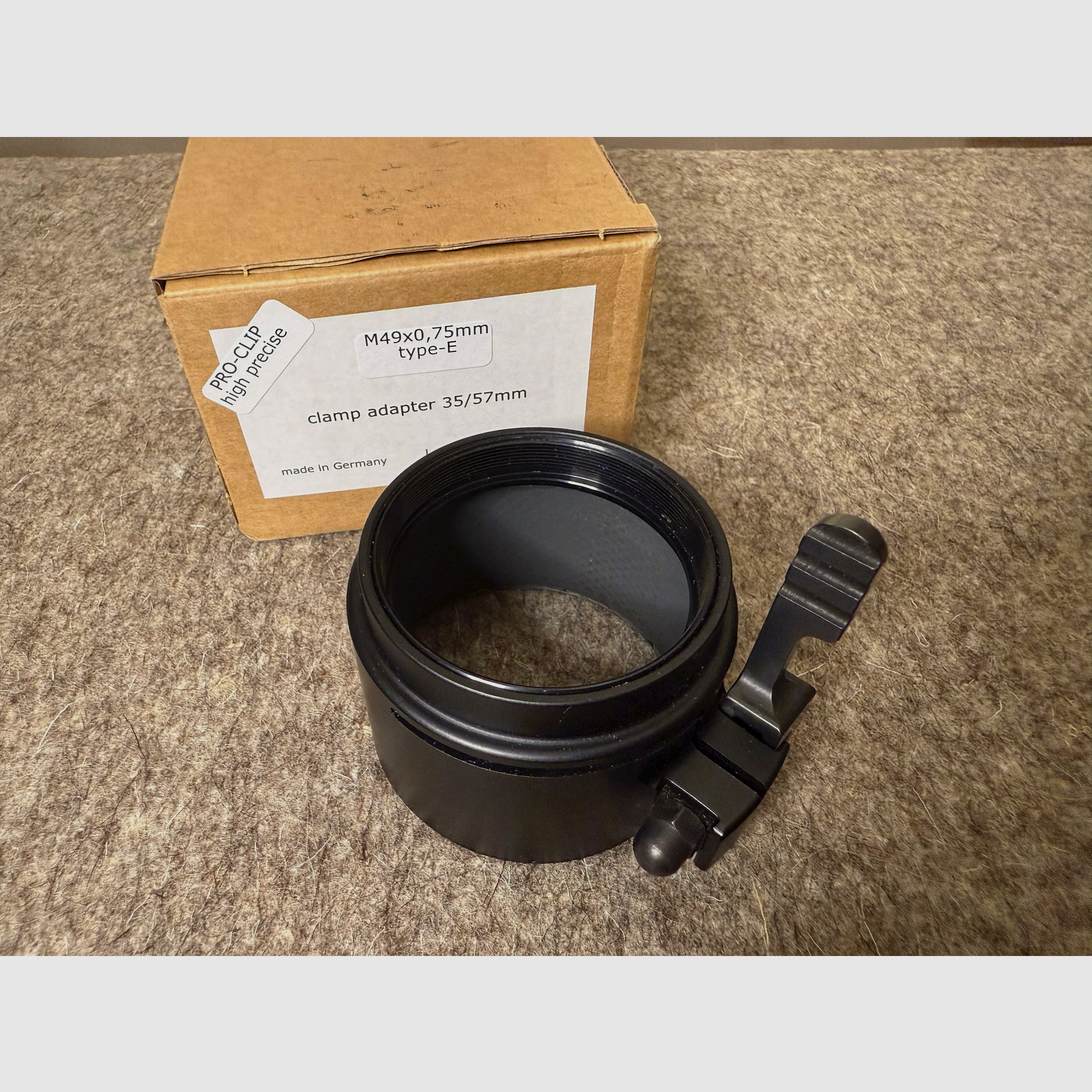 Klemmadapter Alpha Photonics M49 mit 57mm Durchmesser für Vorsatzgeräte