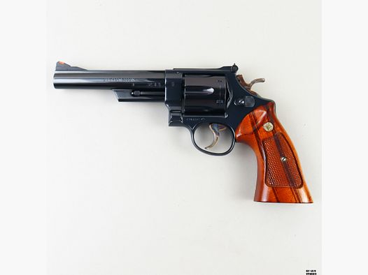 Revolver Smith & Wesson mod. 29-2 cal. 44 mag. matr. N700462