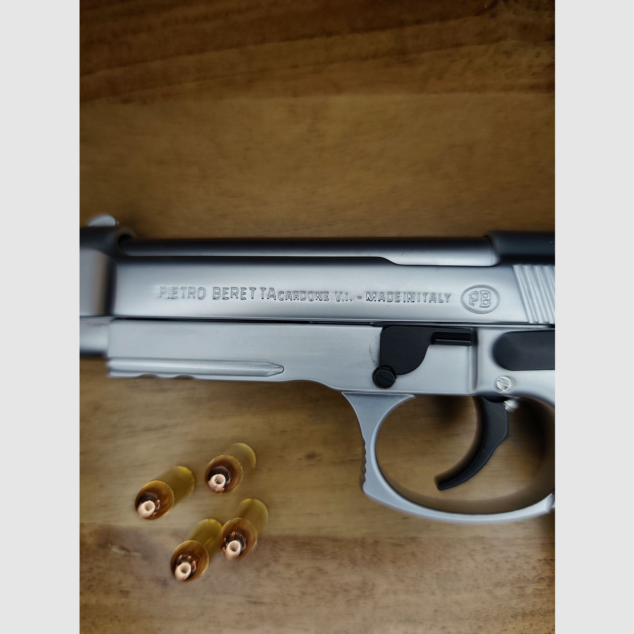 Beretta Model Pistole 1:2 NX Model mit Edler Verpackung Neu